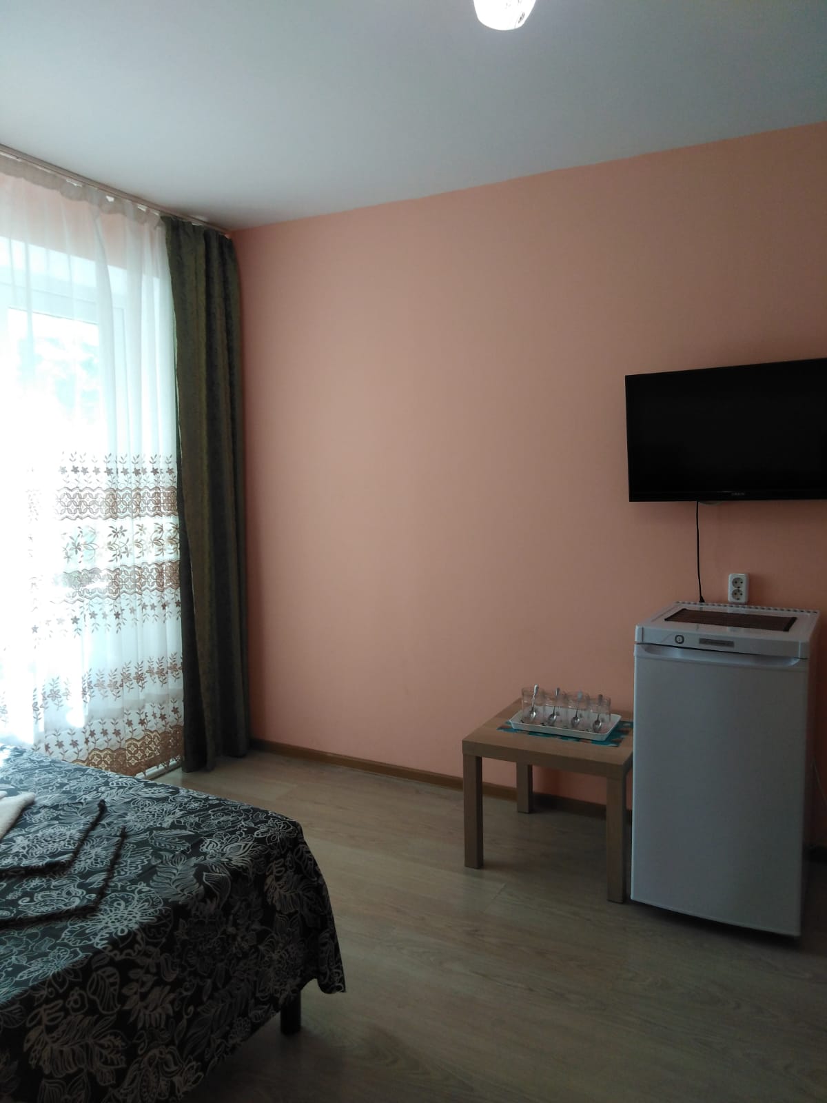 Четырехместный номер с собственной ванной комнатой вне номера