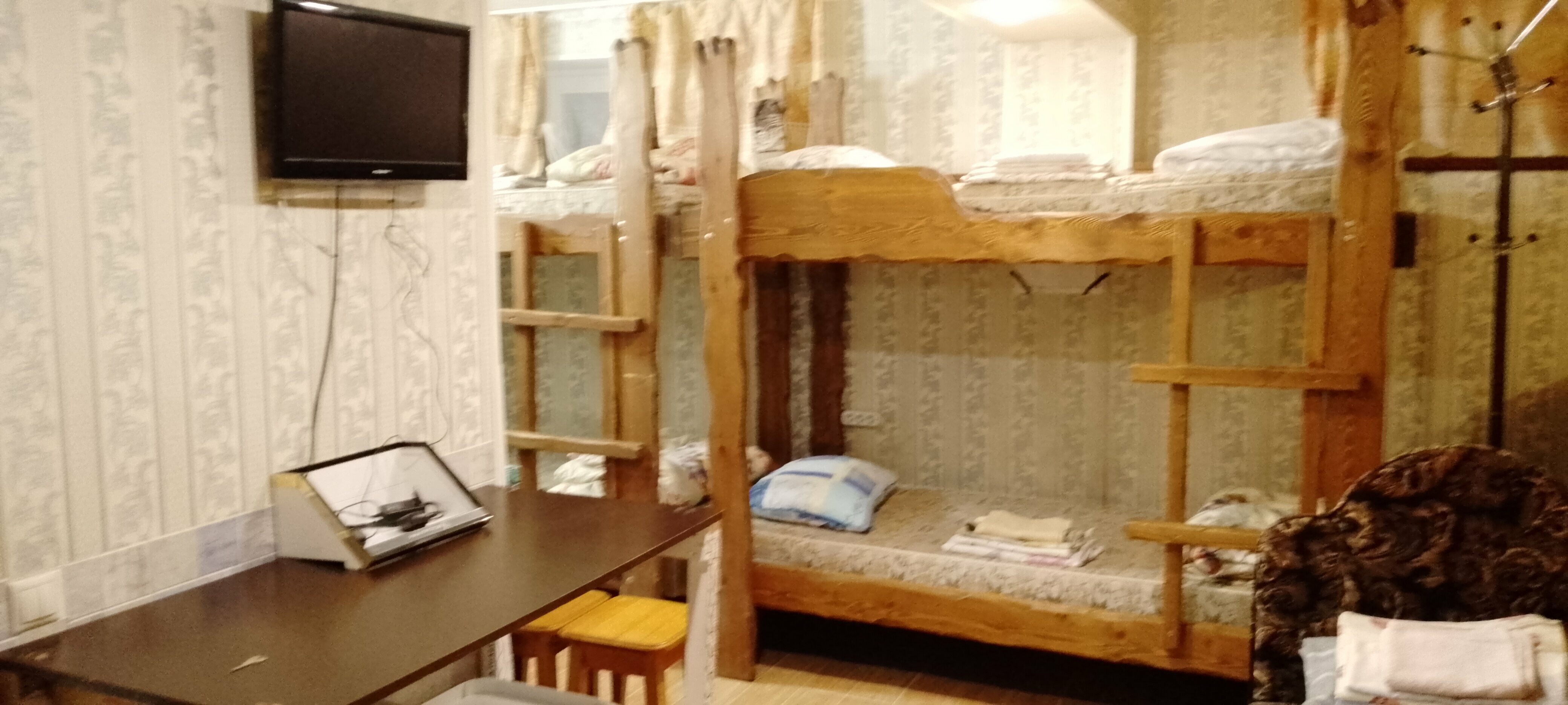 Кровать в общем 8-местном номере