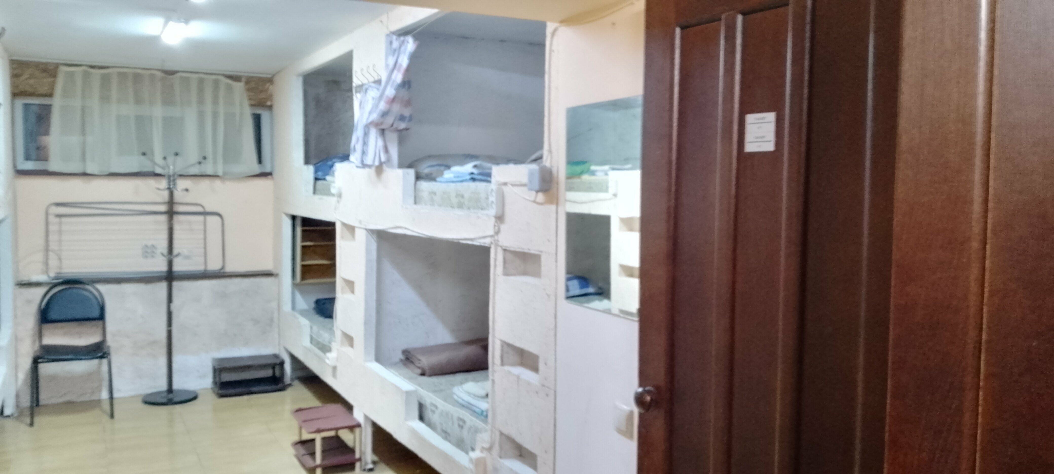 Кровать в общем 8-местном номере