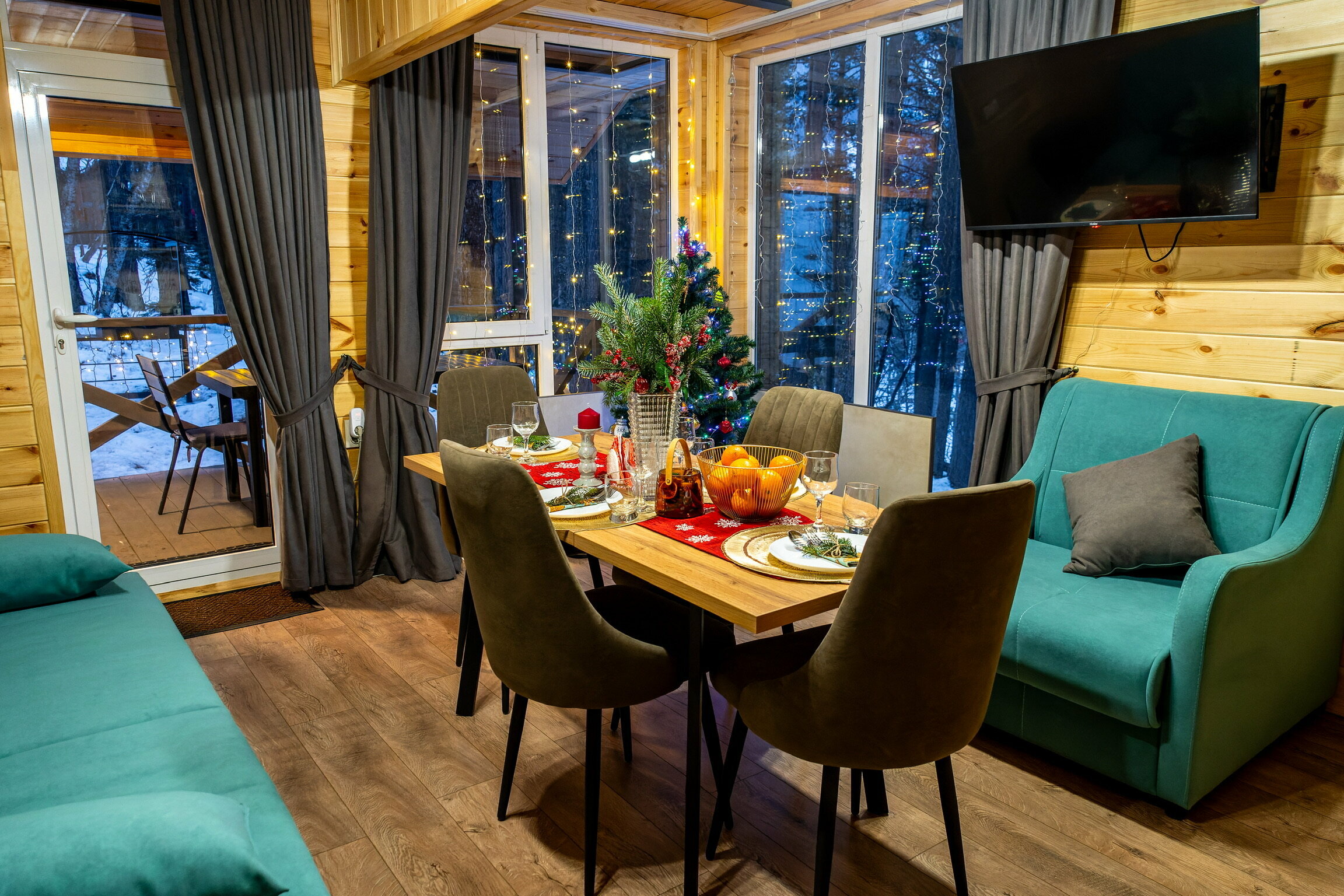 Семейный номер с видом на горы