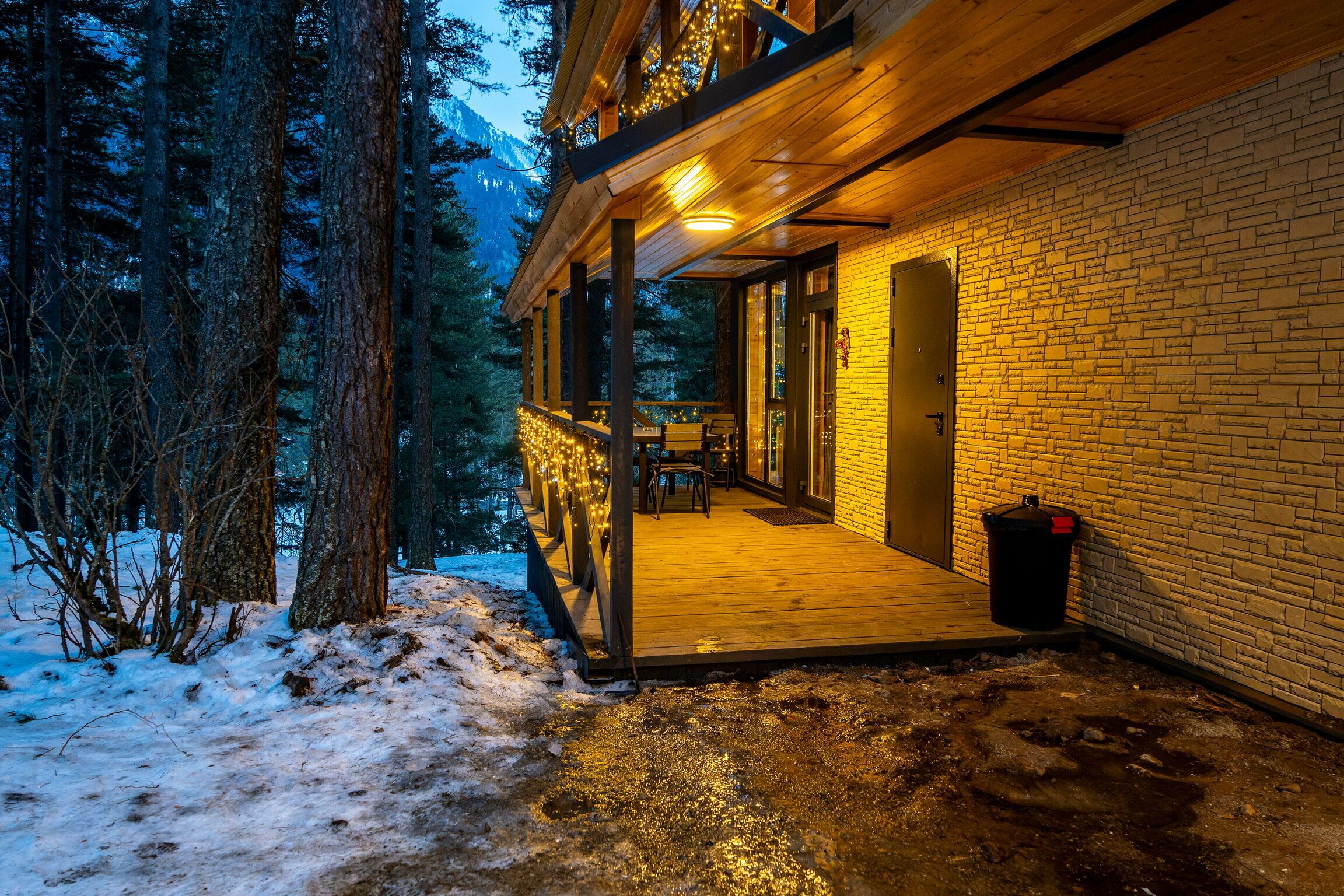 Семейный номер с видом на горы