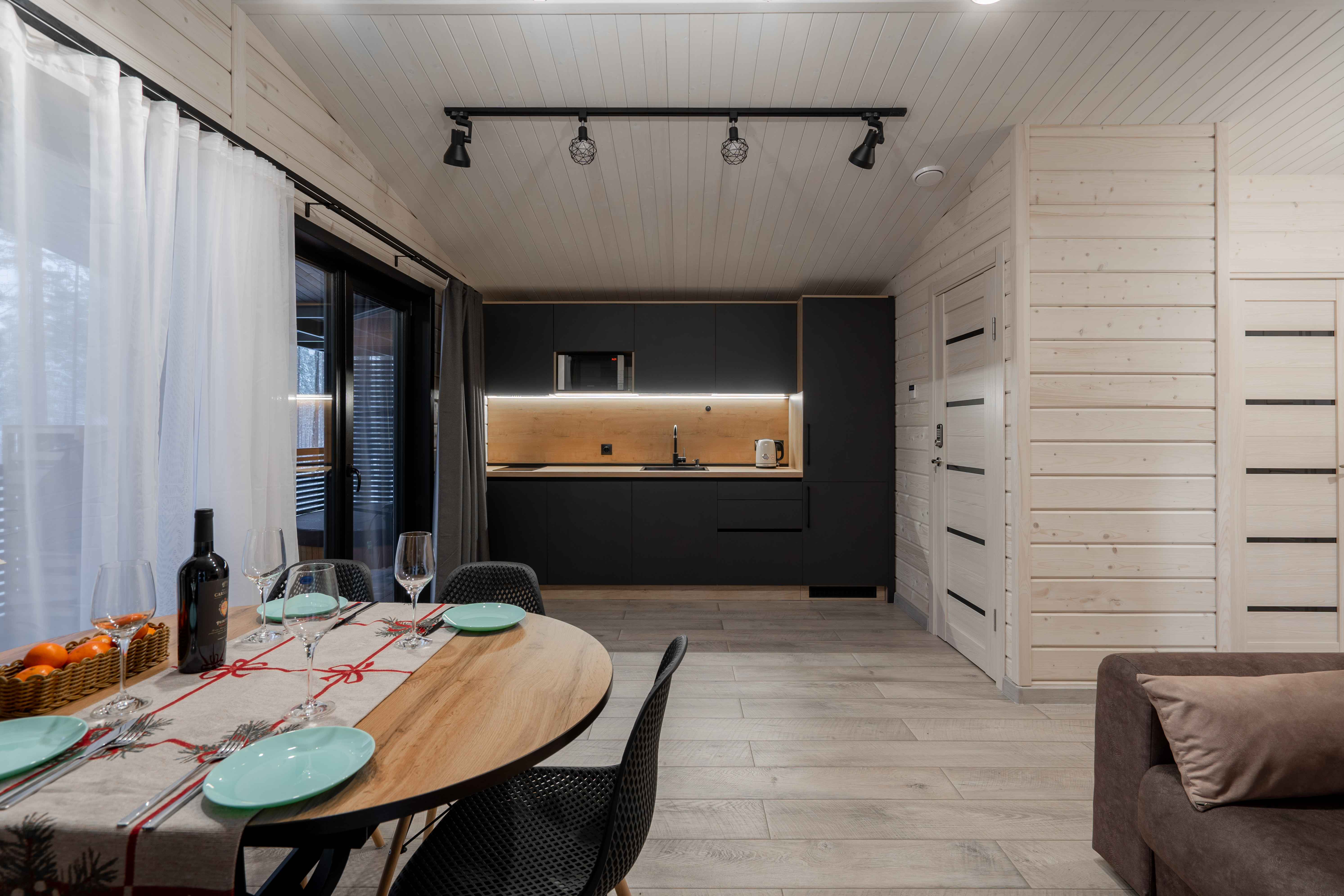 Коттедж с собственным бассейном