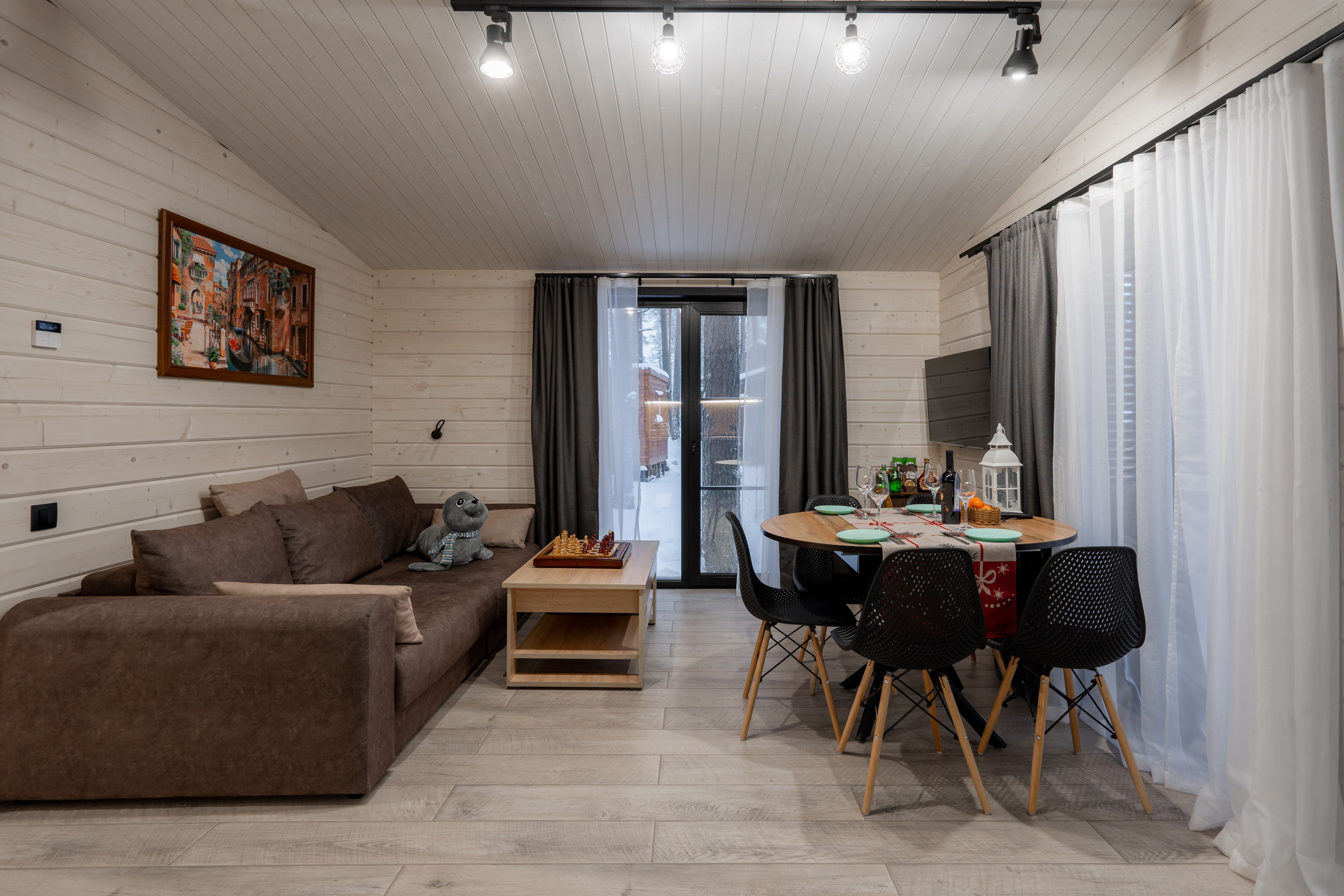 Коттедж с собственным бассейном