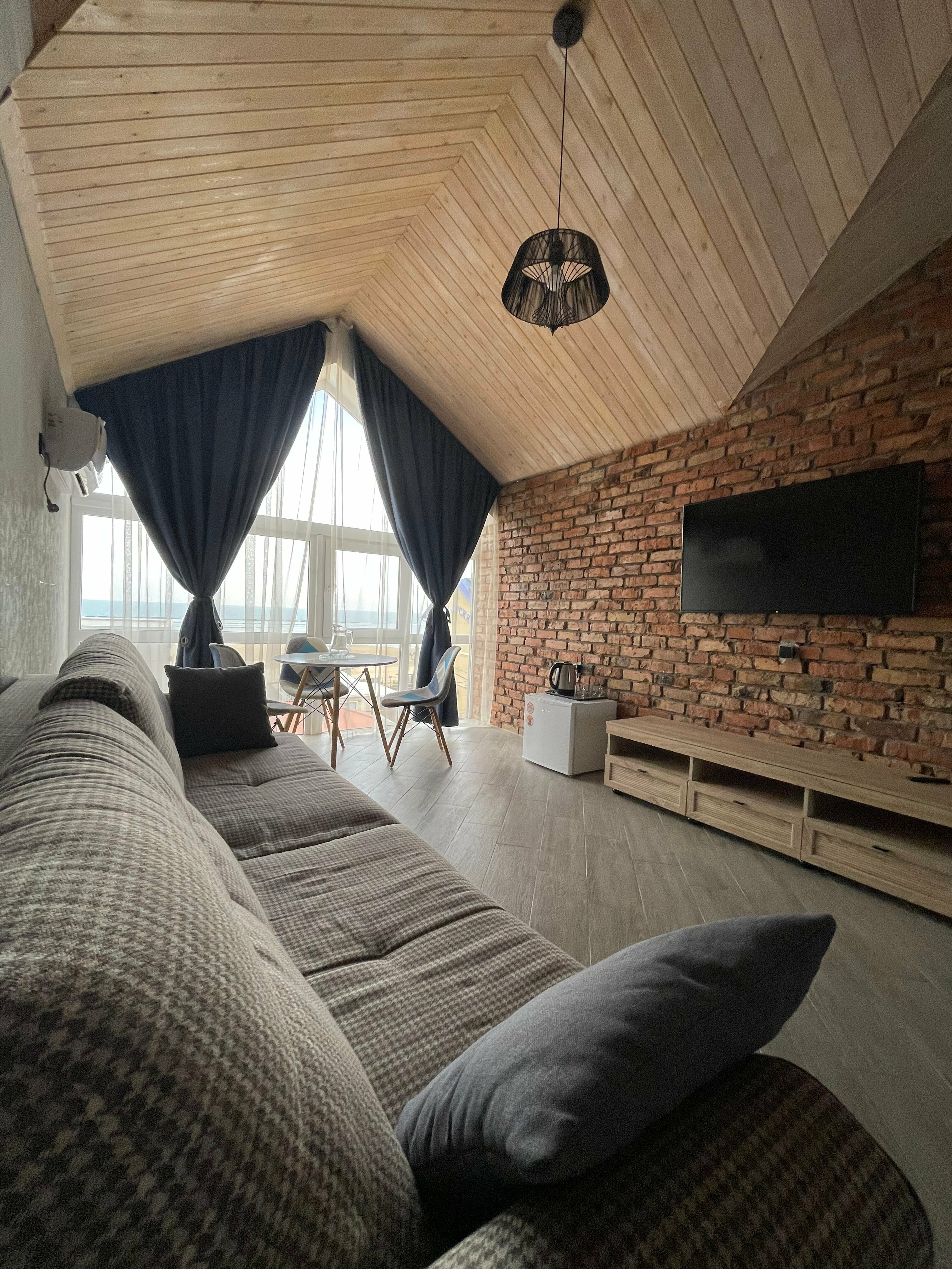 Люкс с кроватью размера «king-size» и видом на море