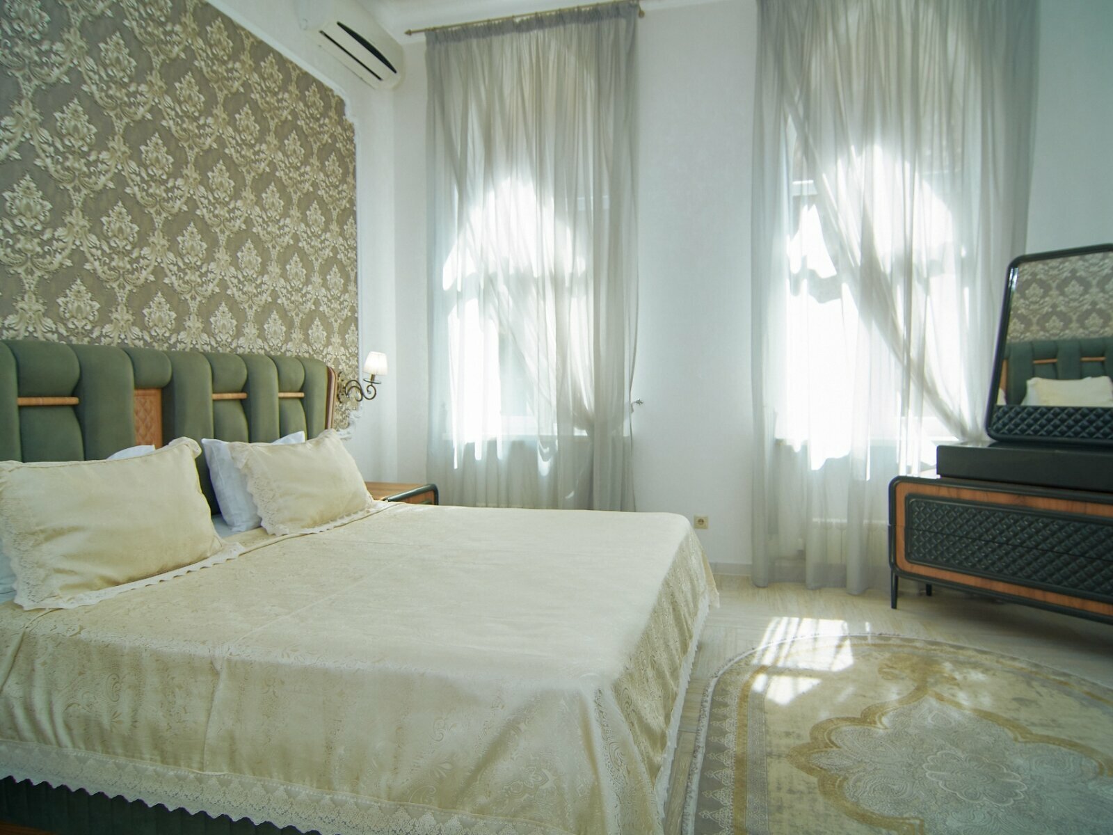 Семейный номер с видом на сад