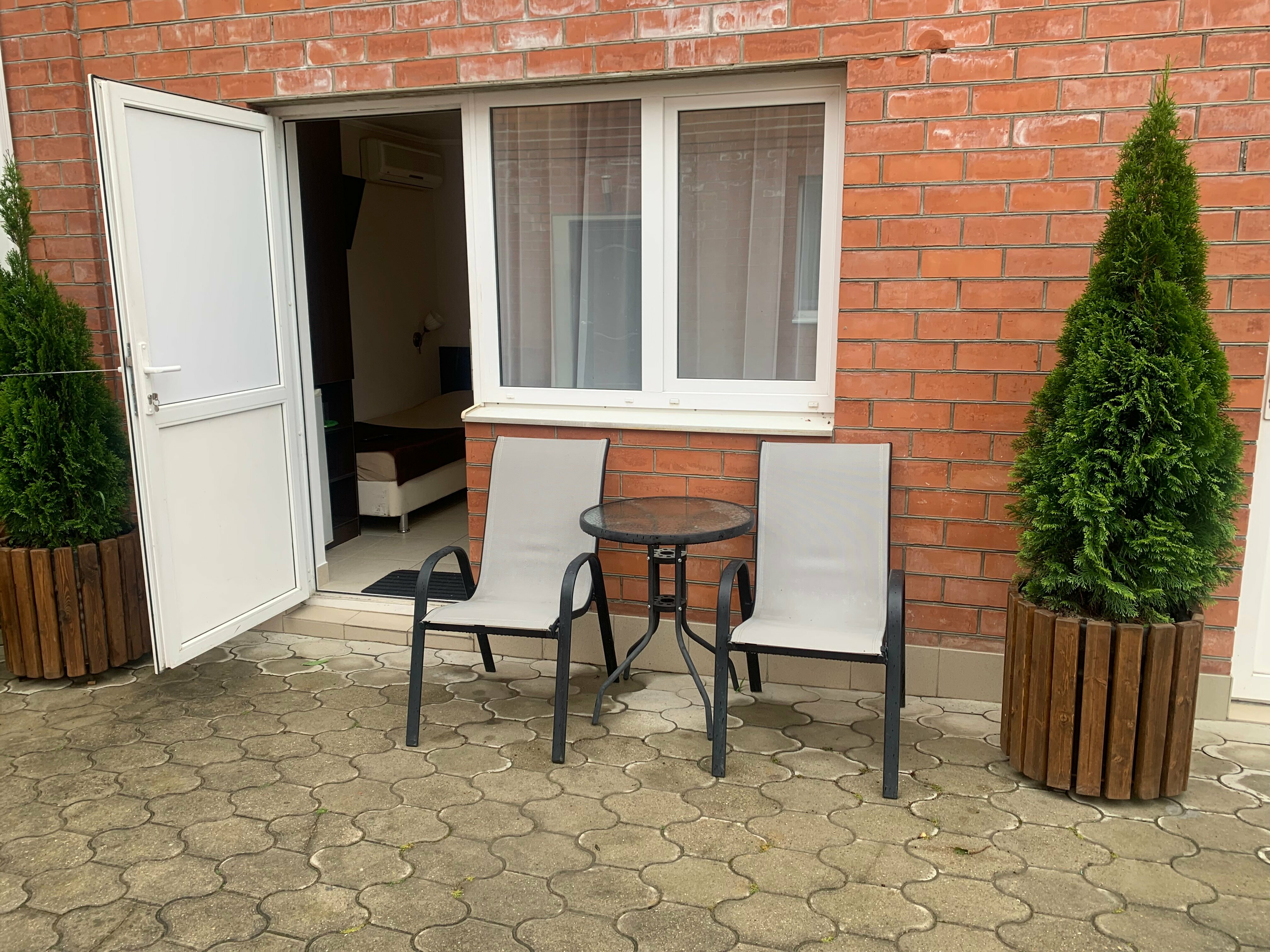 Трехместный номер с видом на бассейн