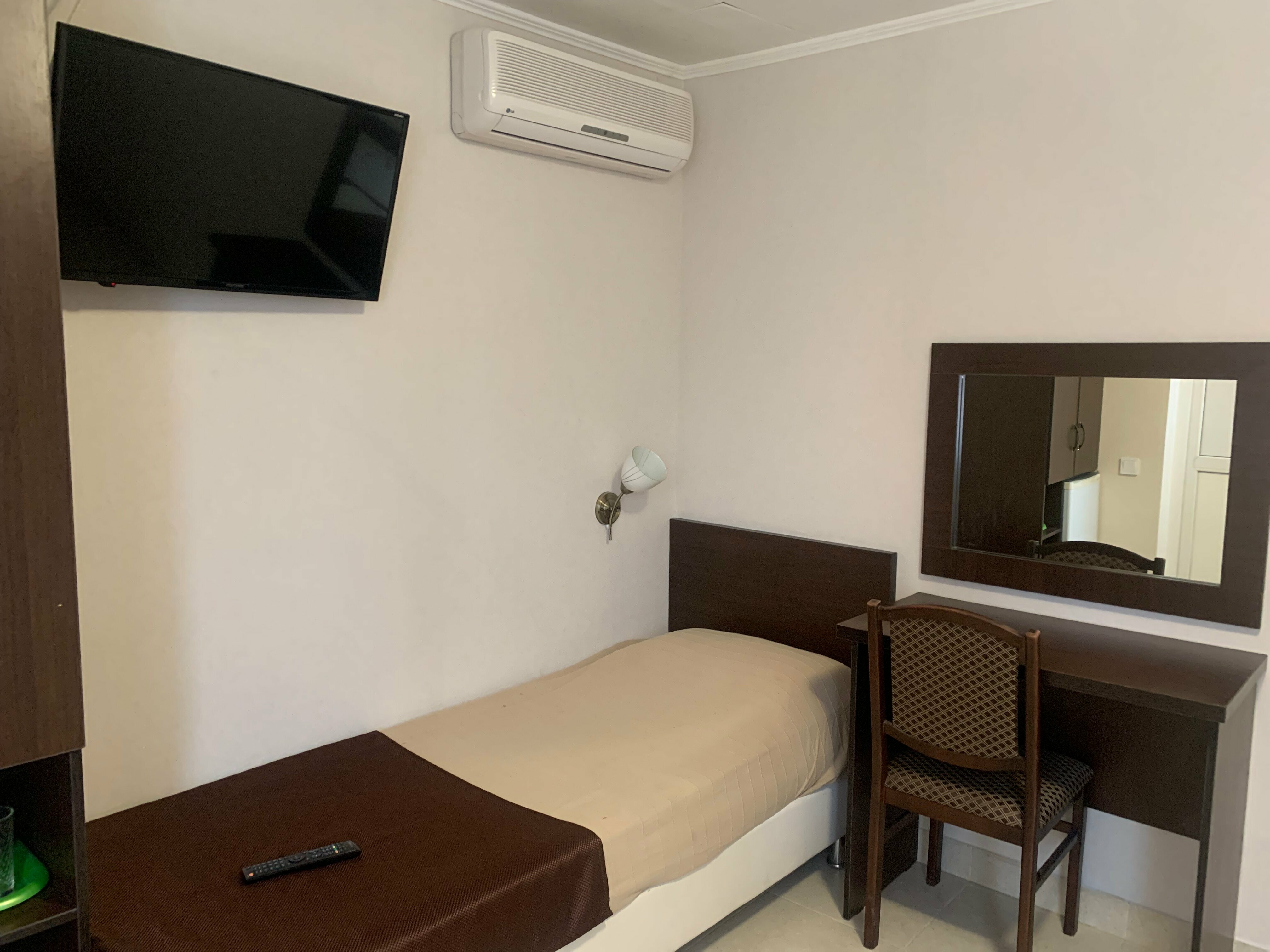 Трехместный номер с видом на бассейн