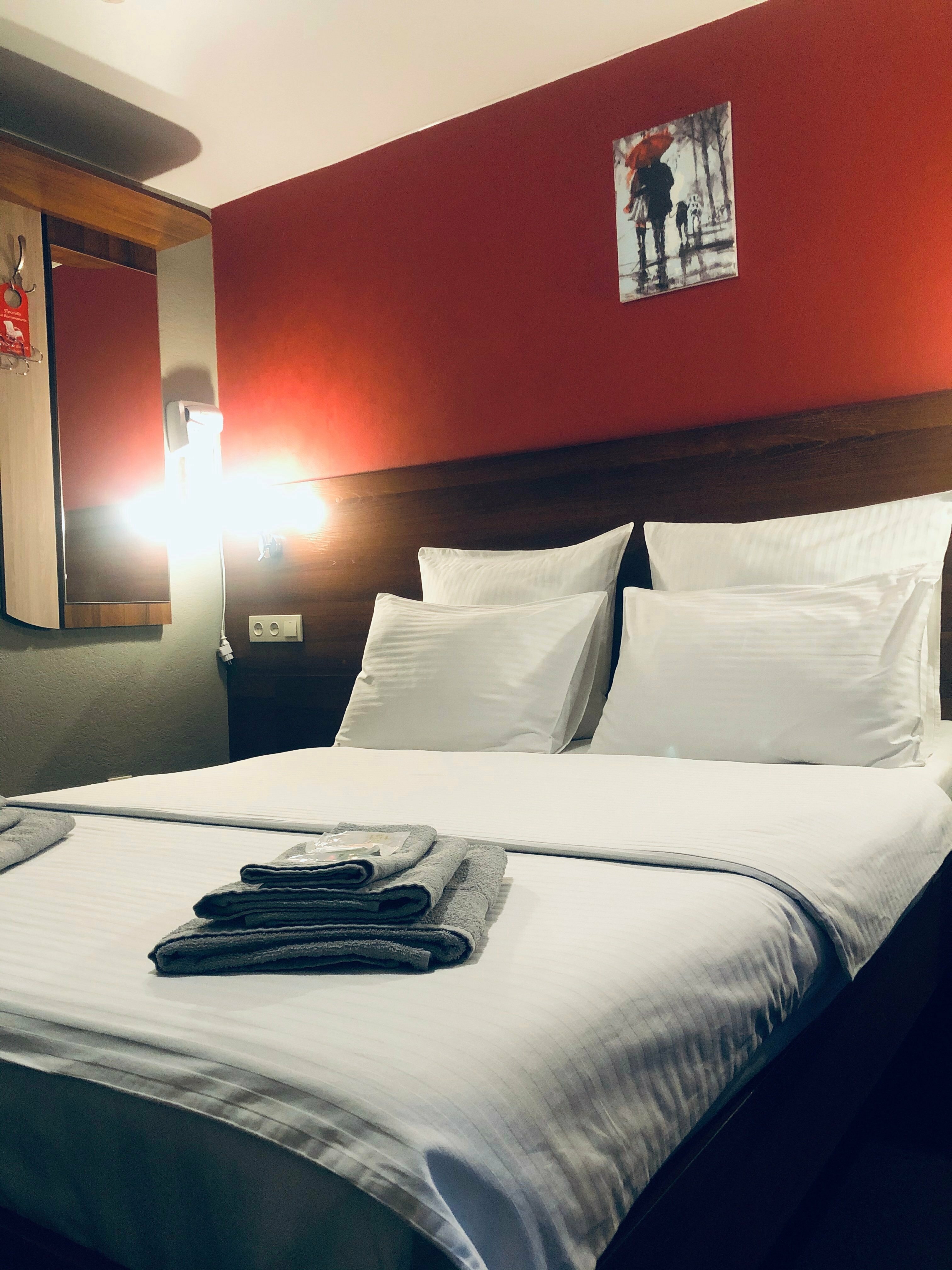 Двухместный номер с 1 кроватью или 2 отдельными кроватями и общей ванной комнатой