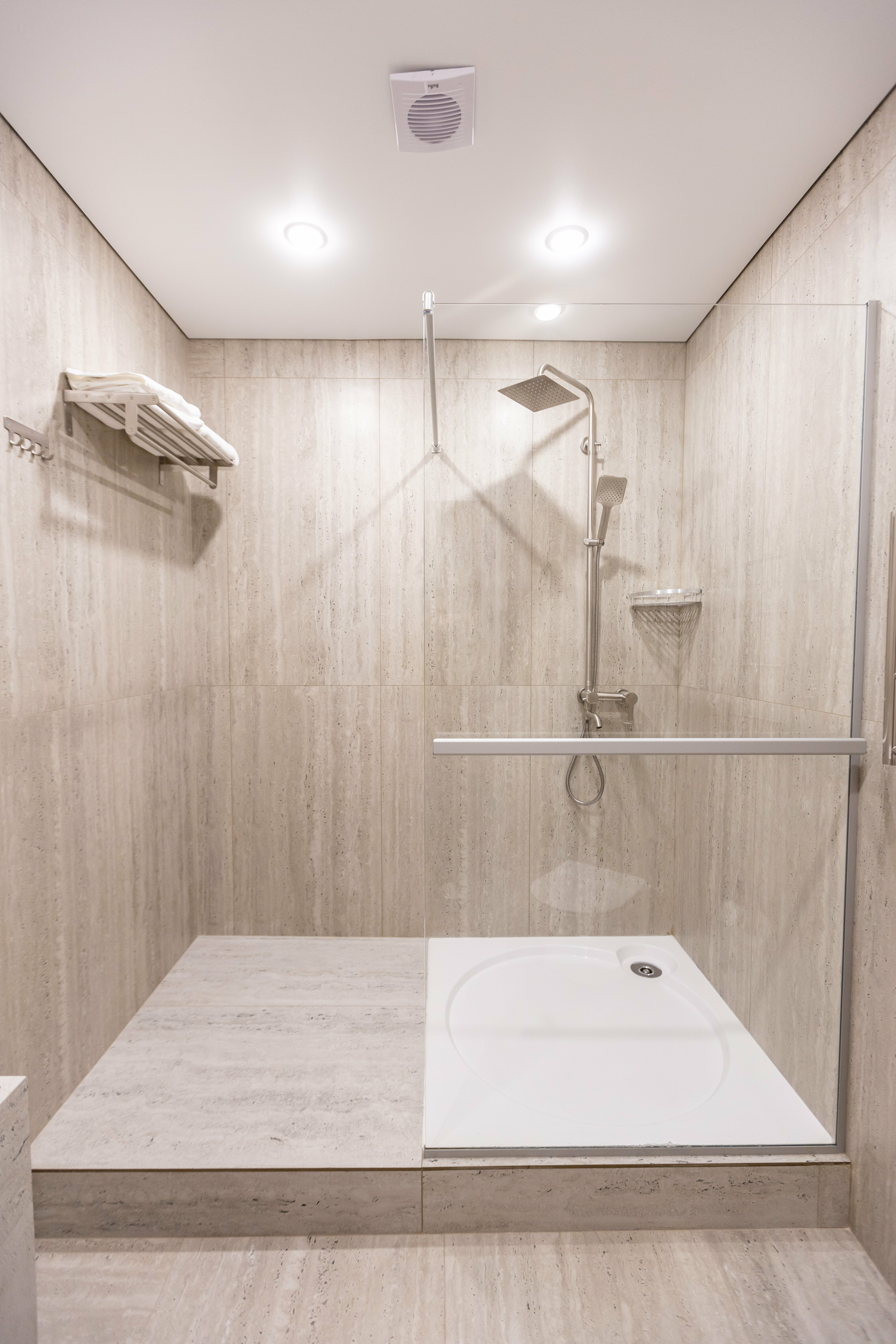 Стандарт первой категории с 2 односпальными кроватями (на цокольном этаже)