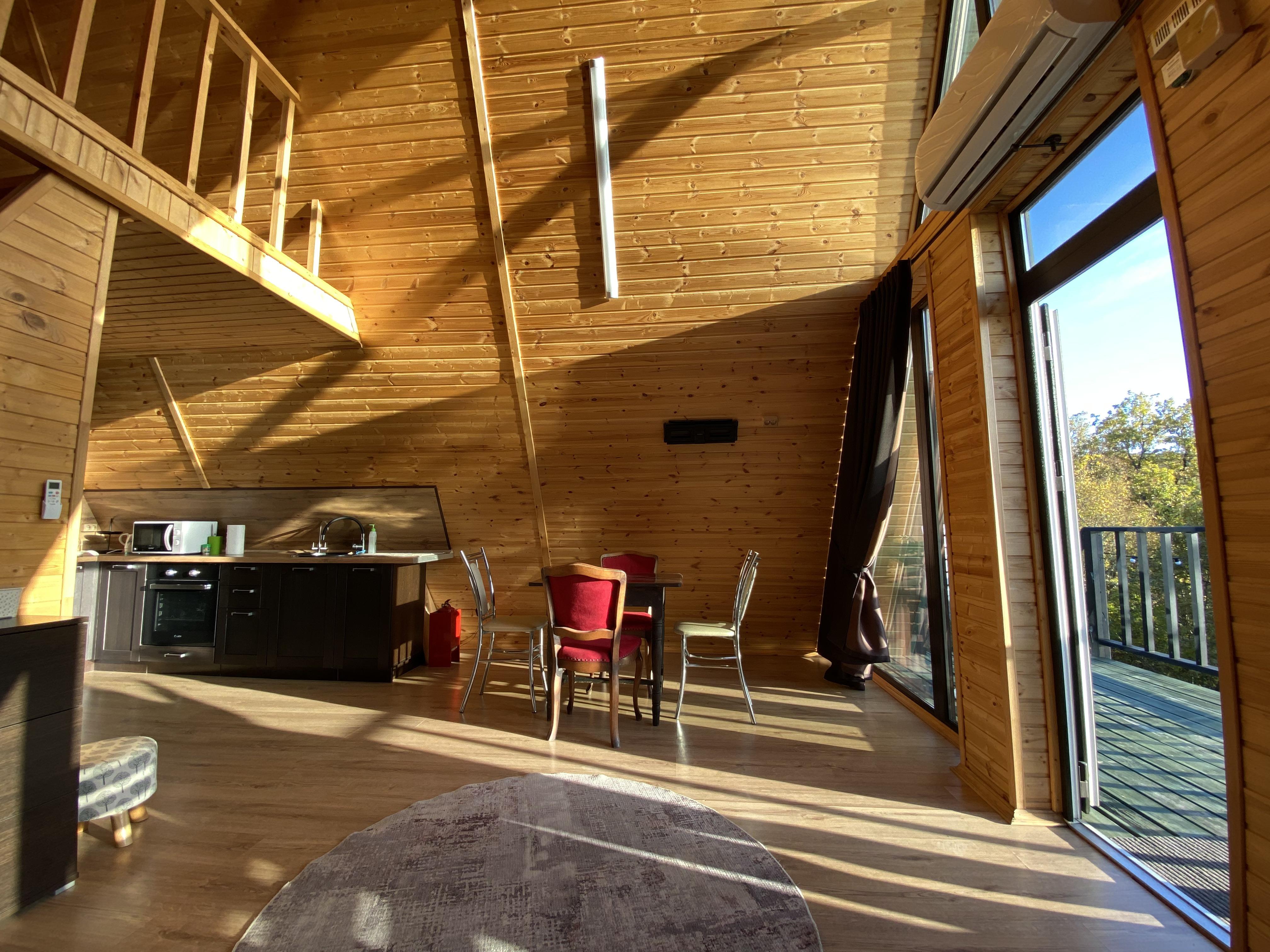 Коттедж с видом на озеро