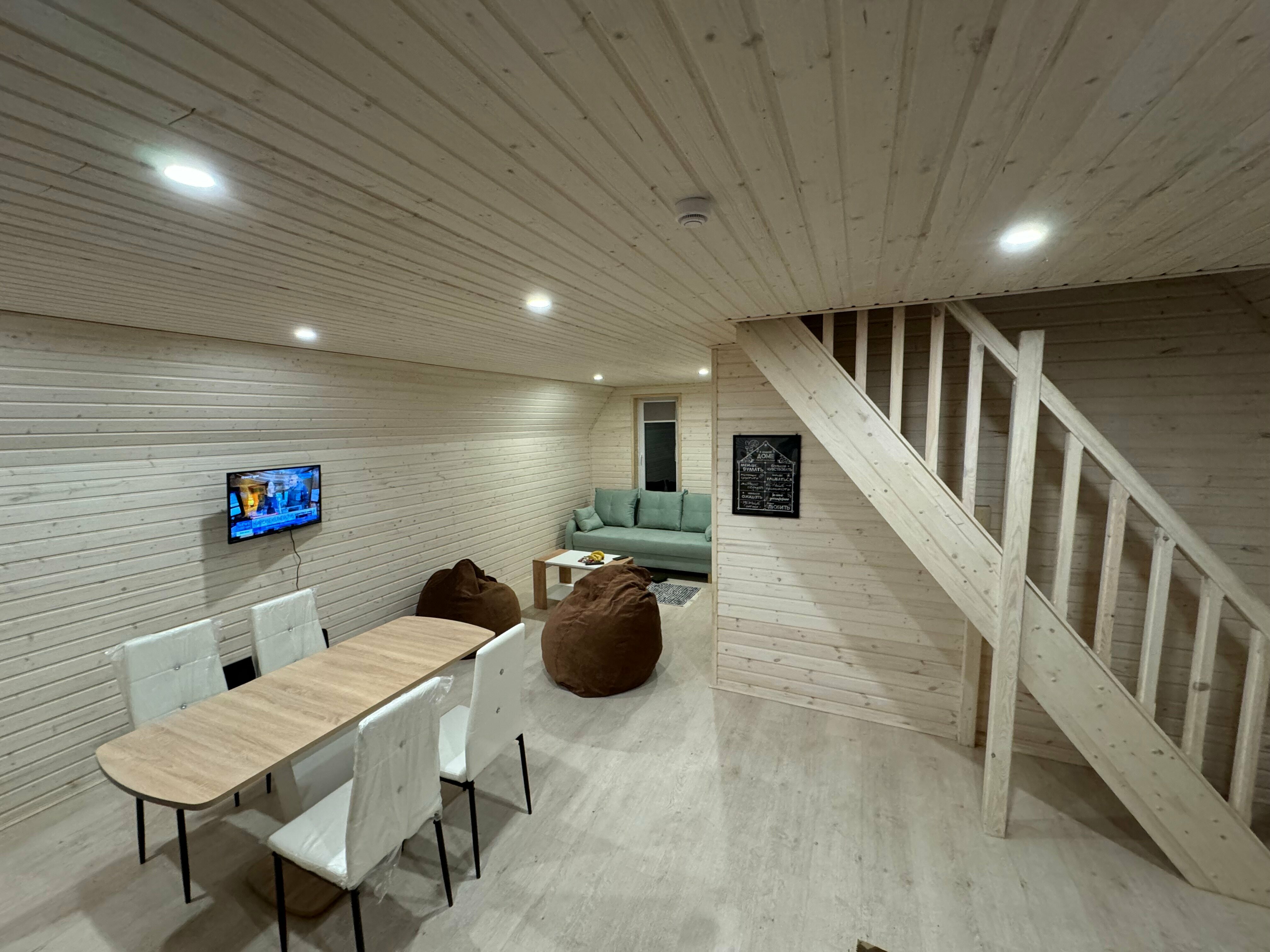 Коттедж с балконом