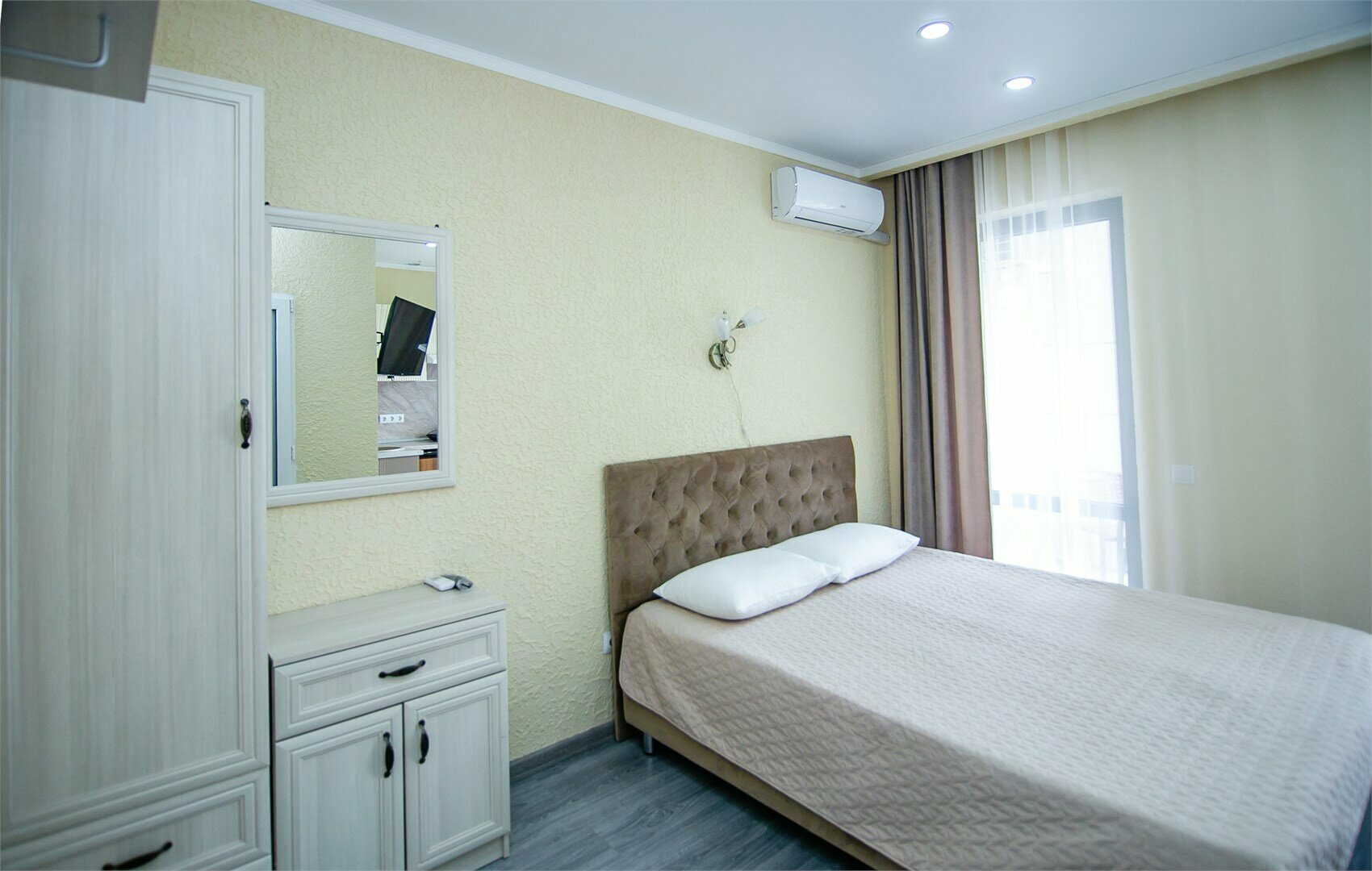 Апартаменты Студия Стандарт (24 м2, с балконом)