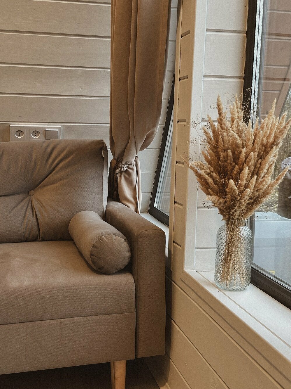 Треугольное шале Мокко с джакузи