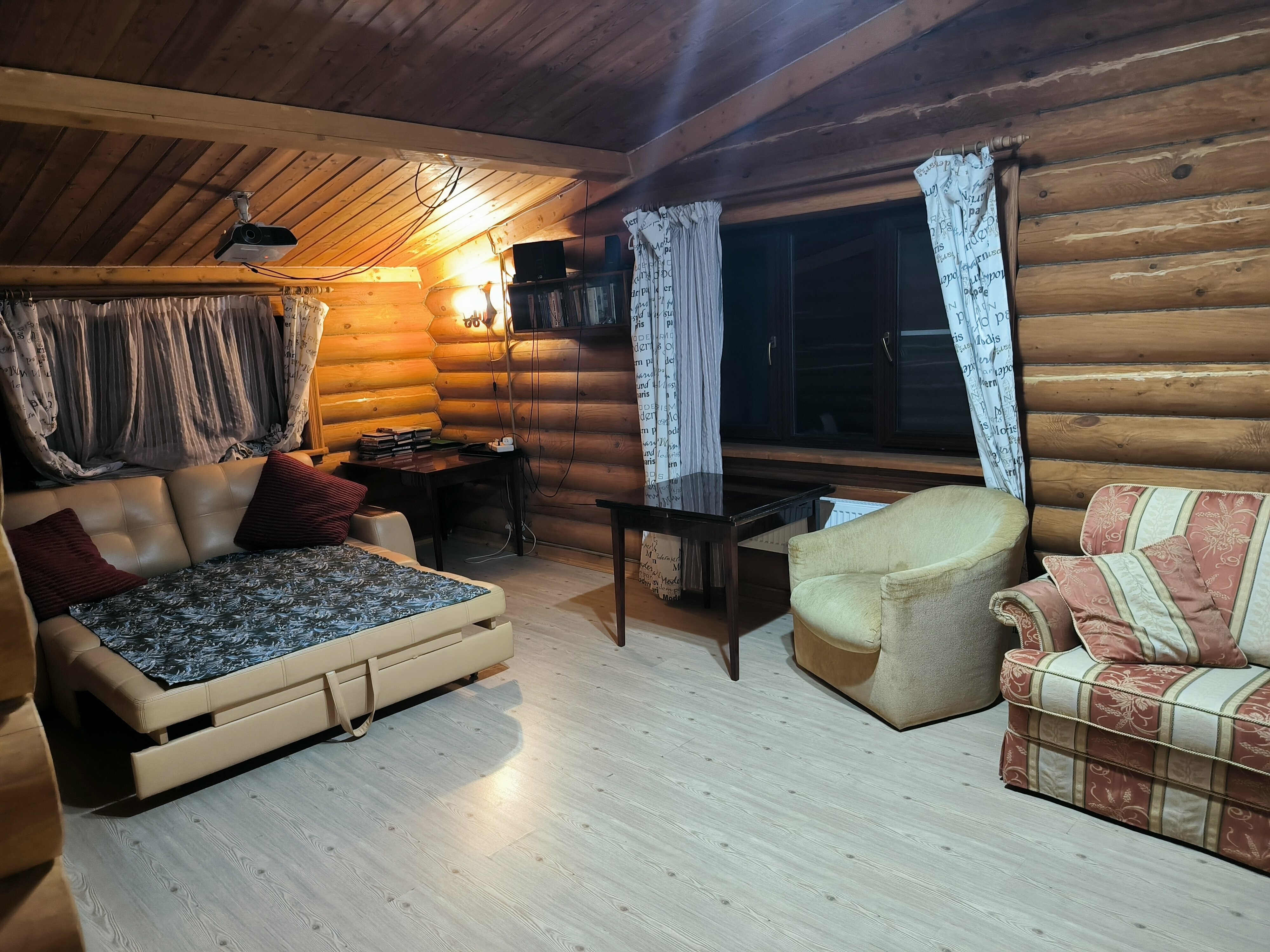 Коттедж с видом на лес