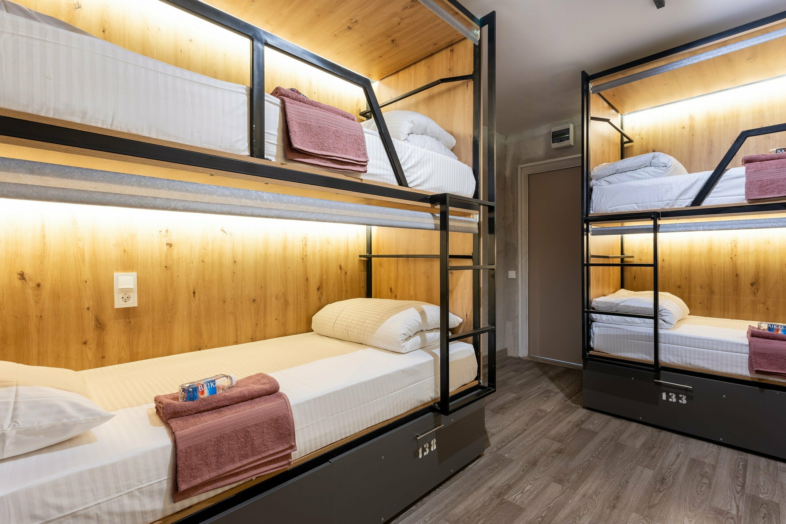 7. Кровать в общем 6-местном номере для мужчин