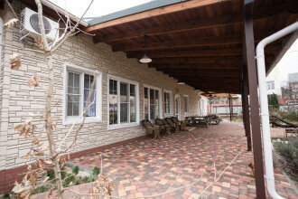 Семейный номер с видом на сад