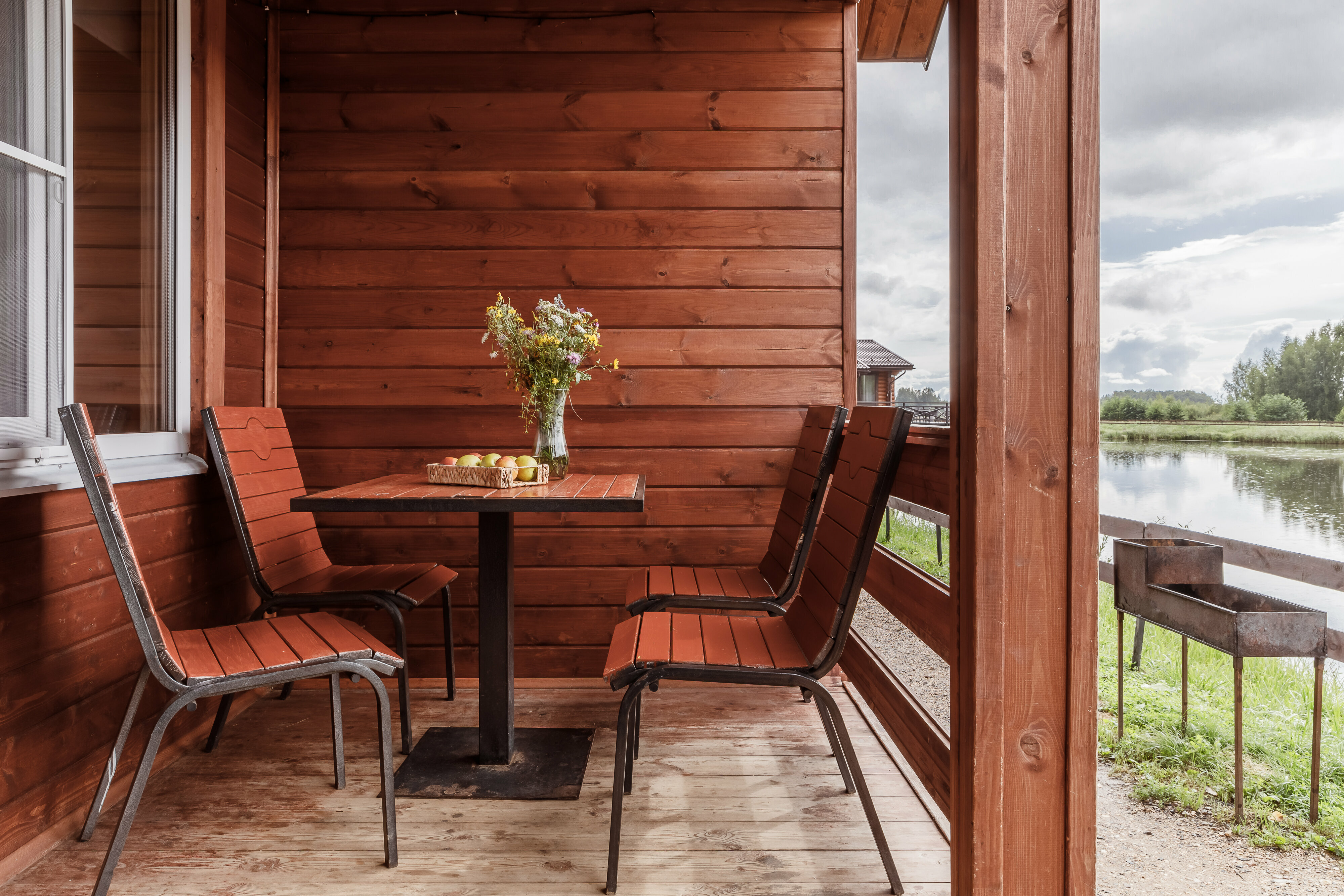 Дом с видом на озеро