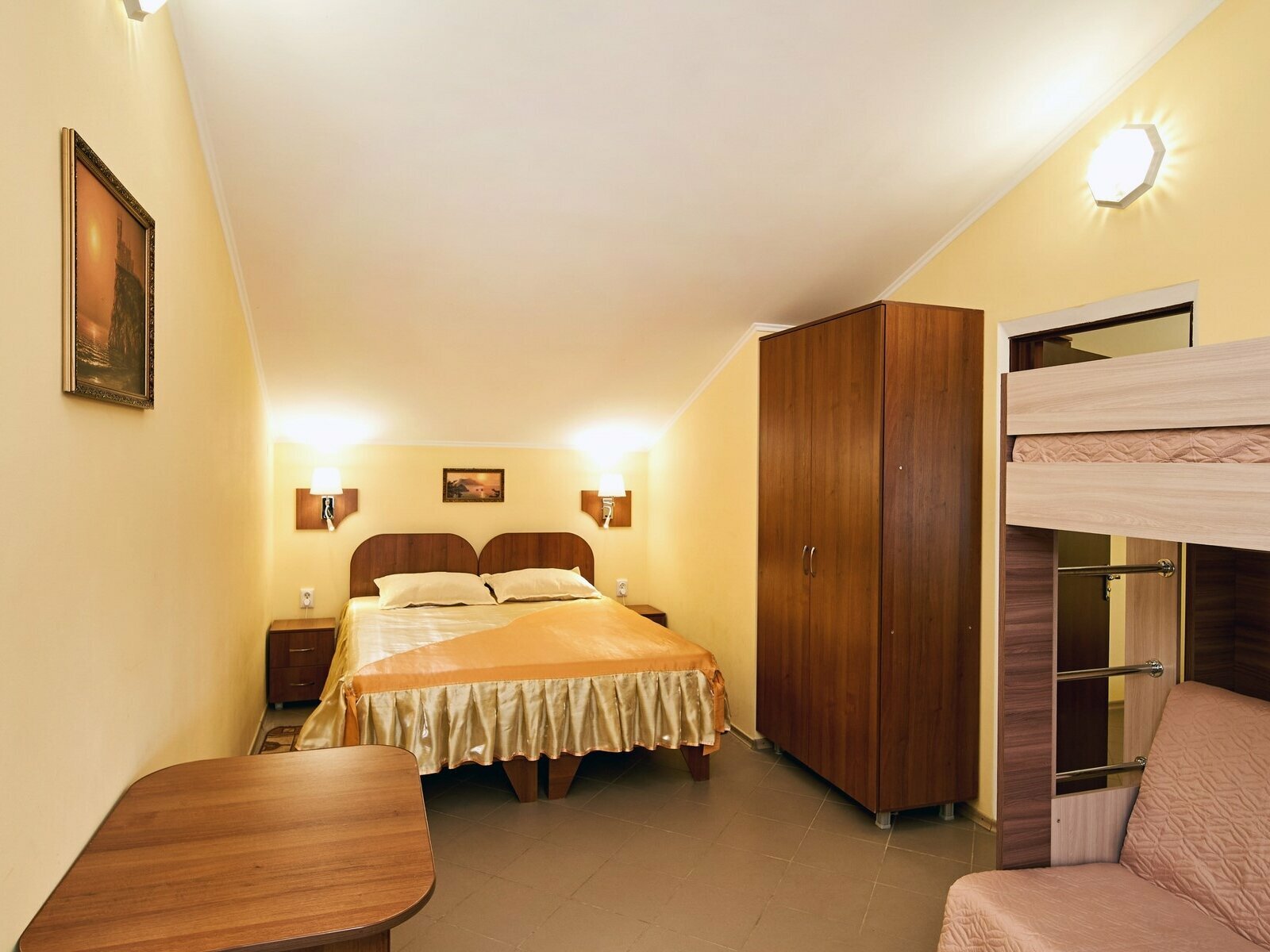 Семейный номер с террасой