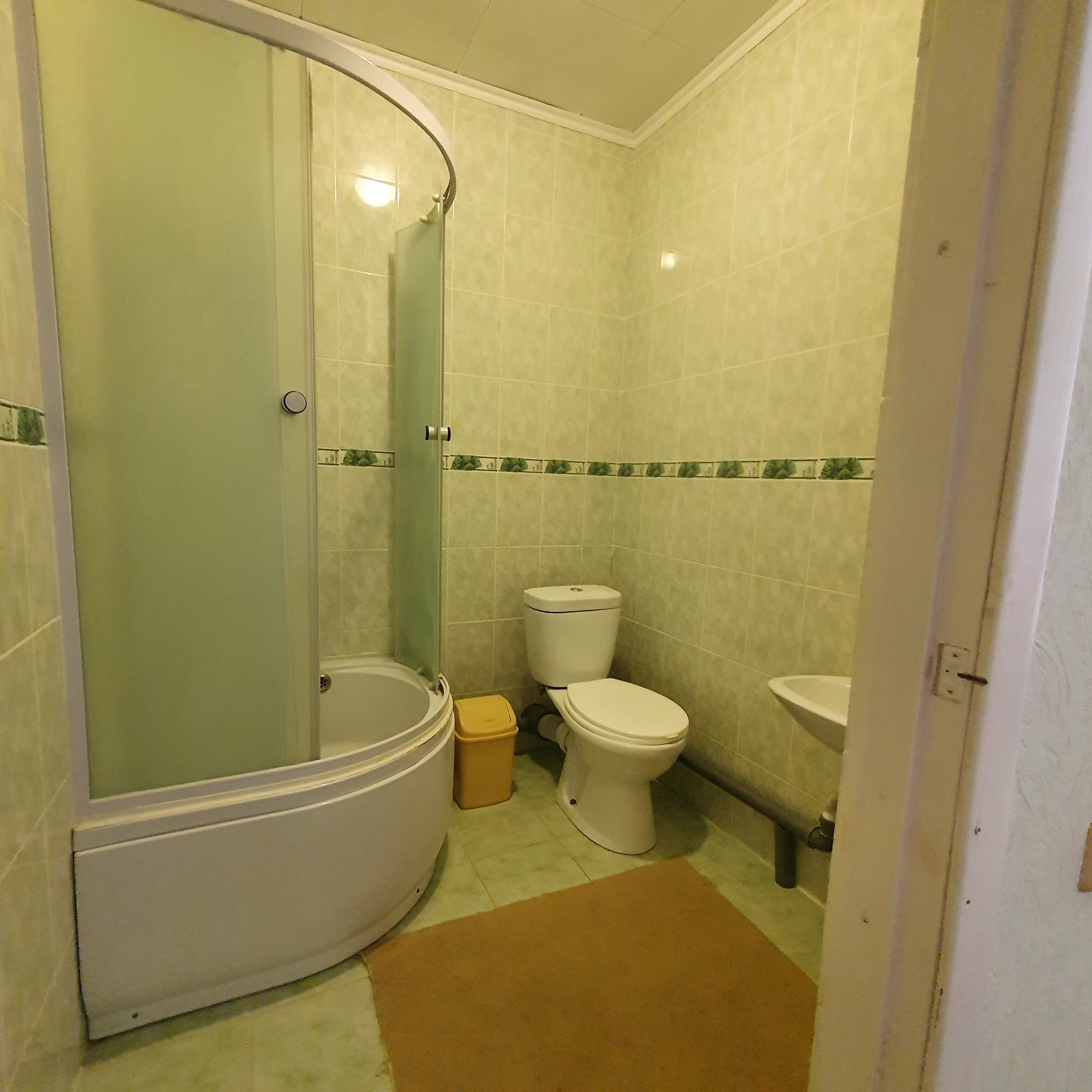 Трехместный номер с душем