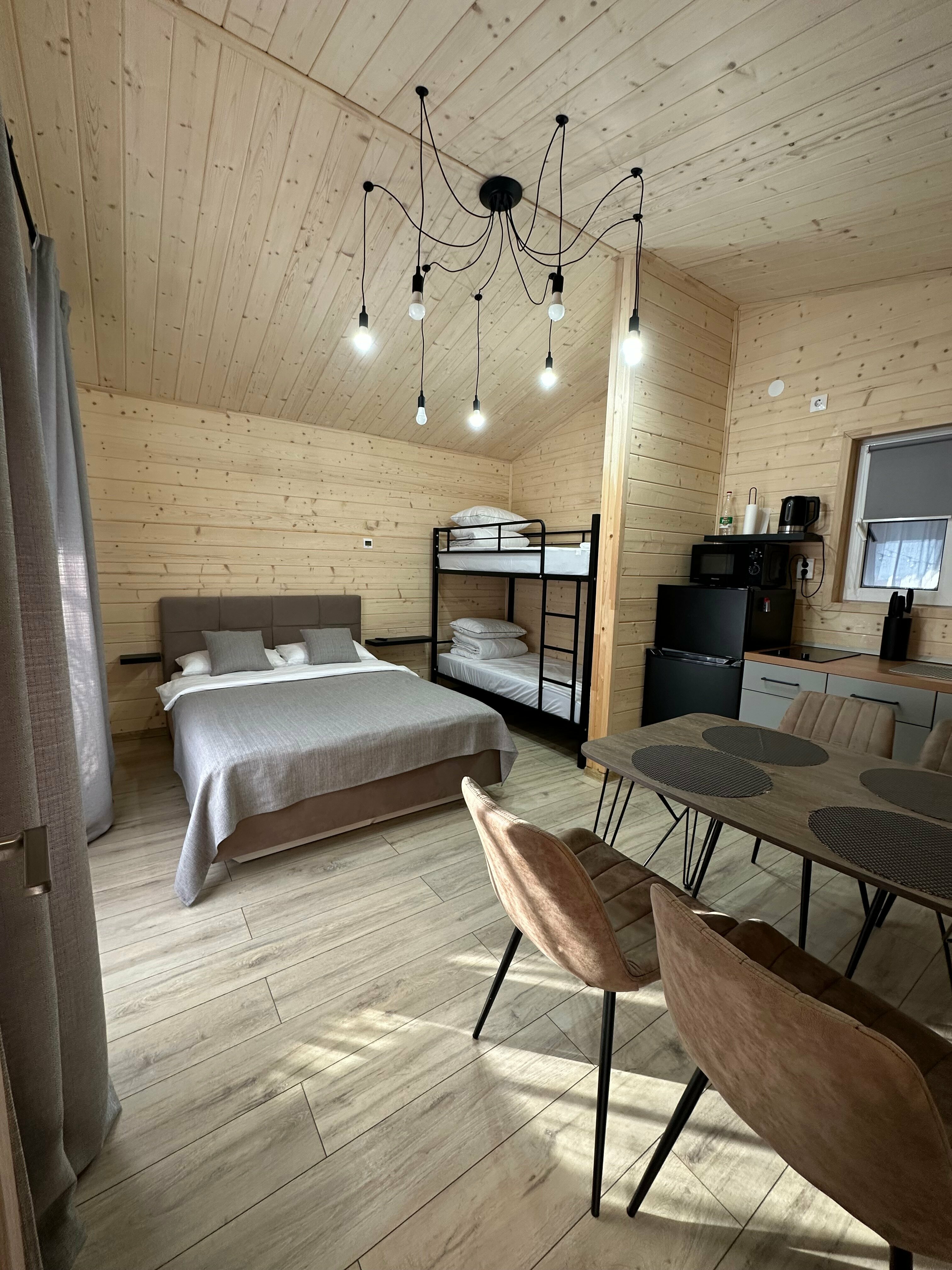 Четырехместный номер с видом на горы