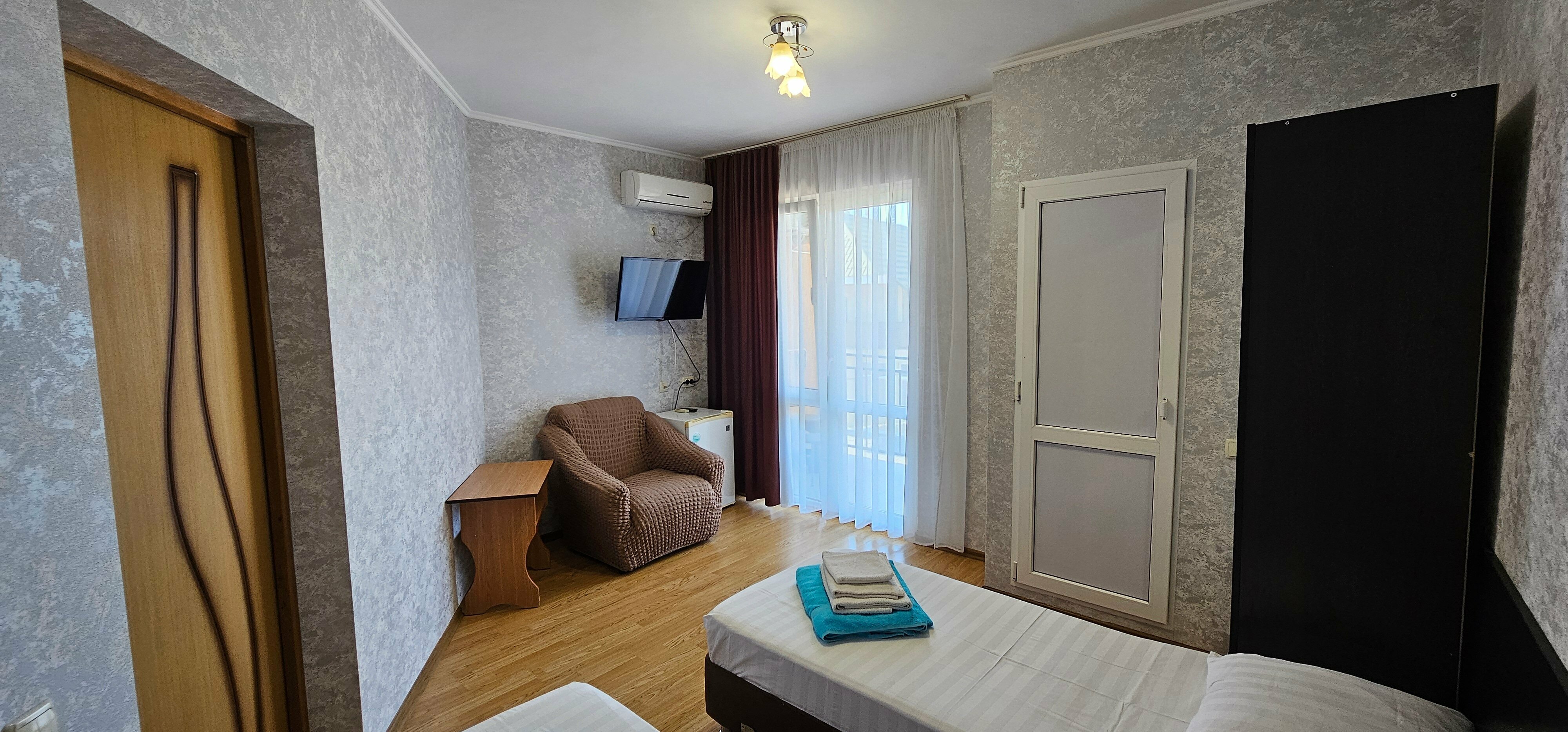 Стандартный двухместный номер с 1 кроватью или 2 отдельными кроватями и балконом