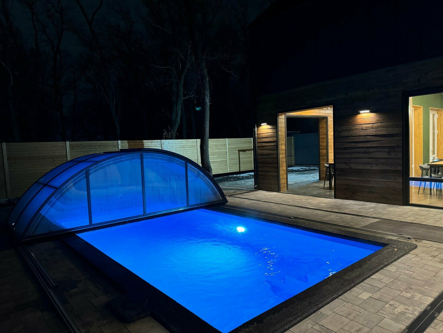 Дом с собственным бассейном