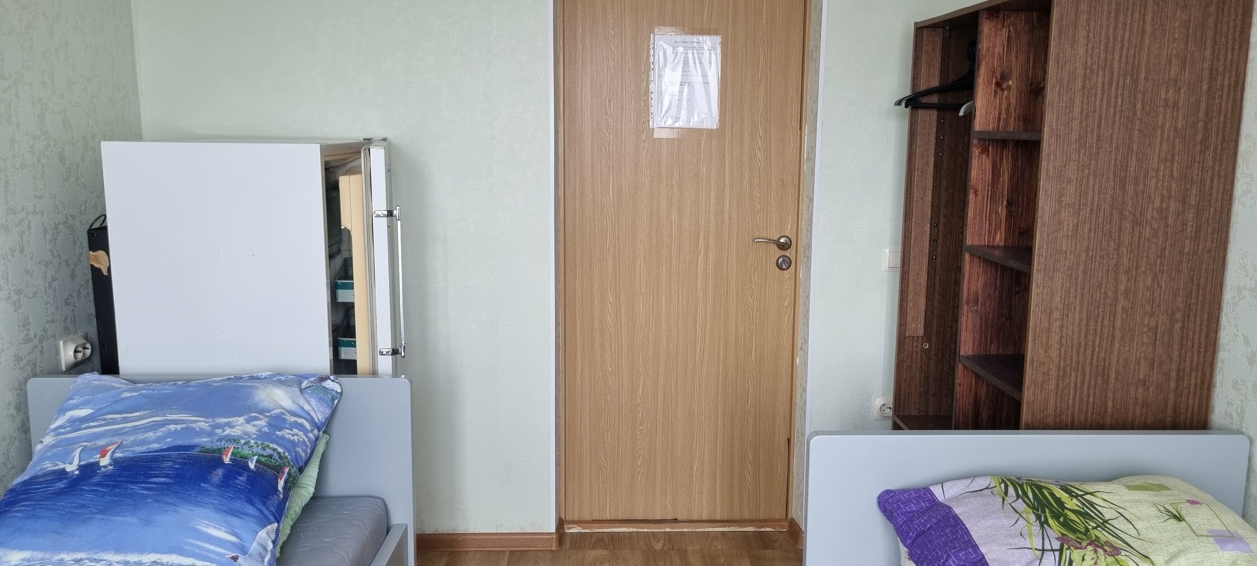 Двухместный номер эконом-класса с 2 отдельными кроватями