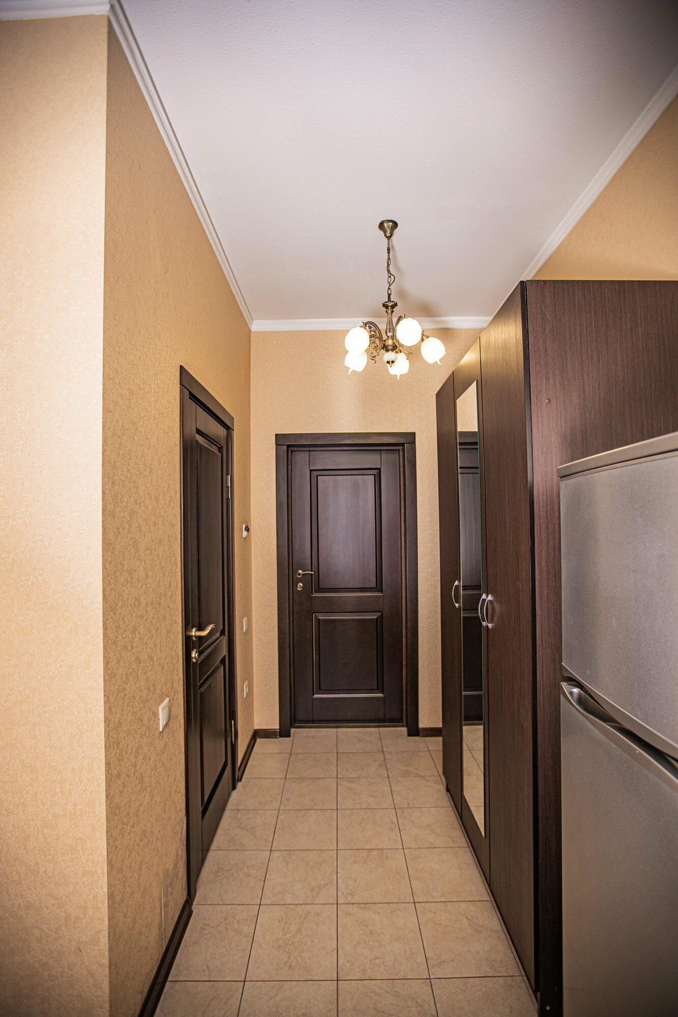 Четырёхместный с одной двуспальной и одной односпальной кроватями( экскурсия в подарок)