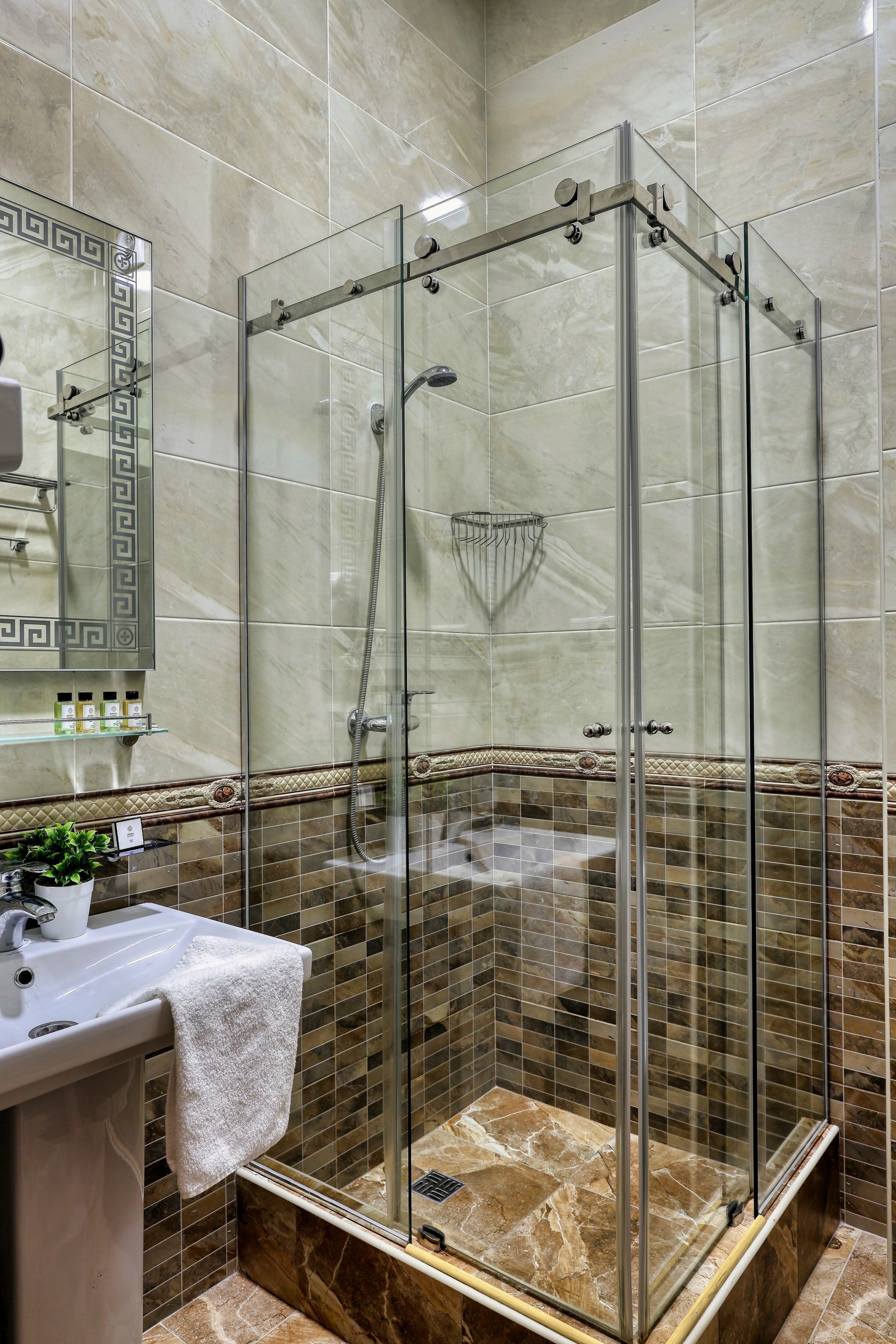 Полулюкс с балконом