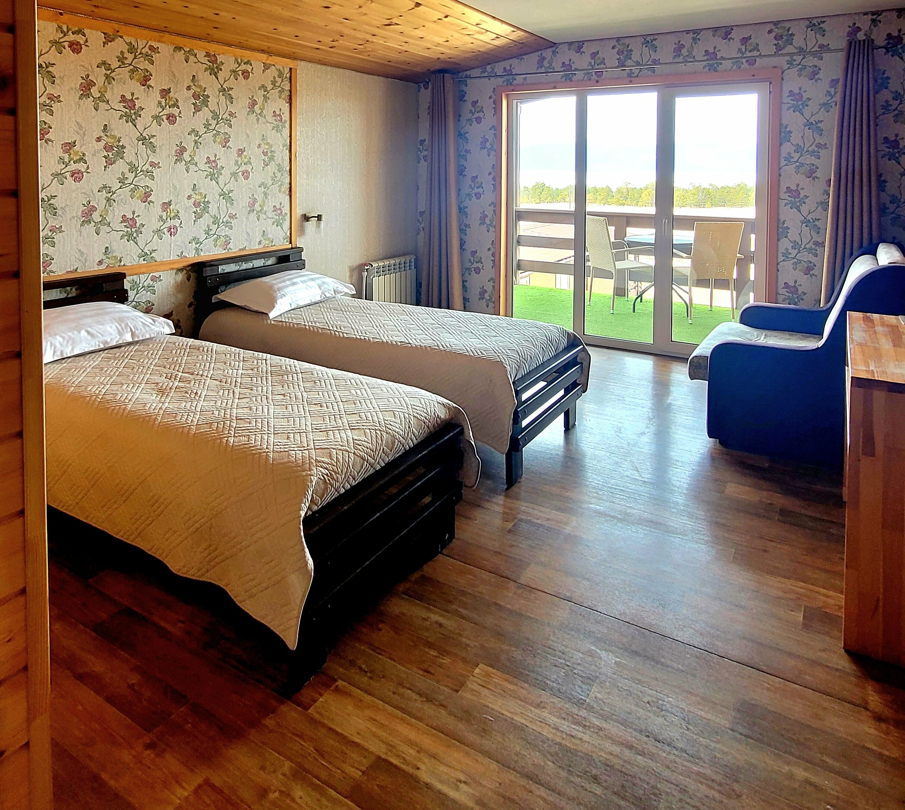 Улучшенный двухместный номер с 1 кроватью или 2 отдельными кроватями, вид на озеро