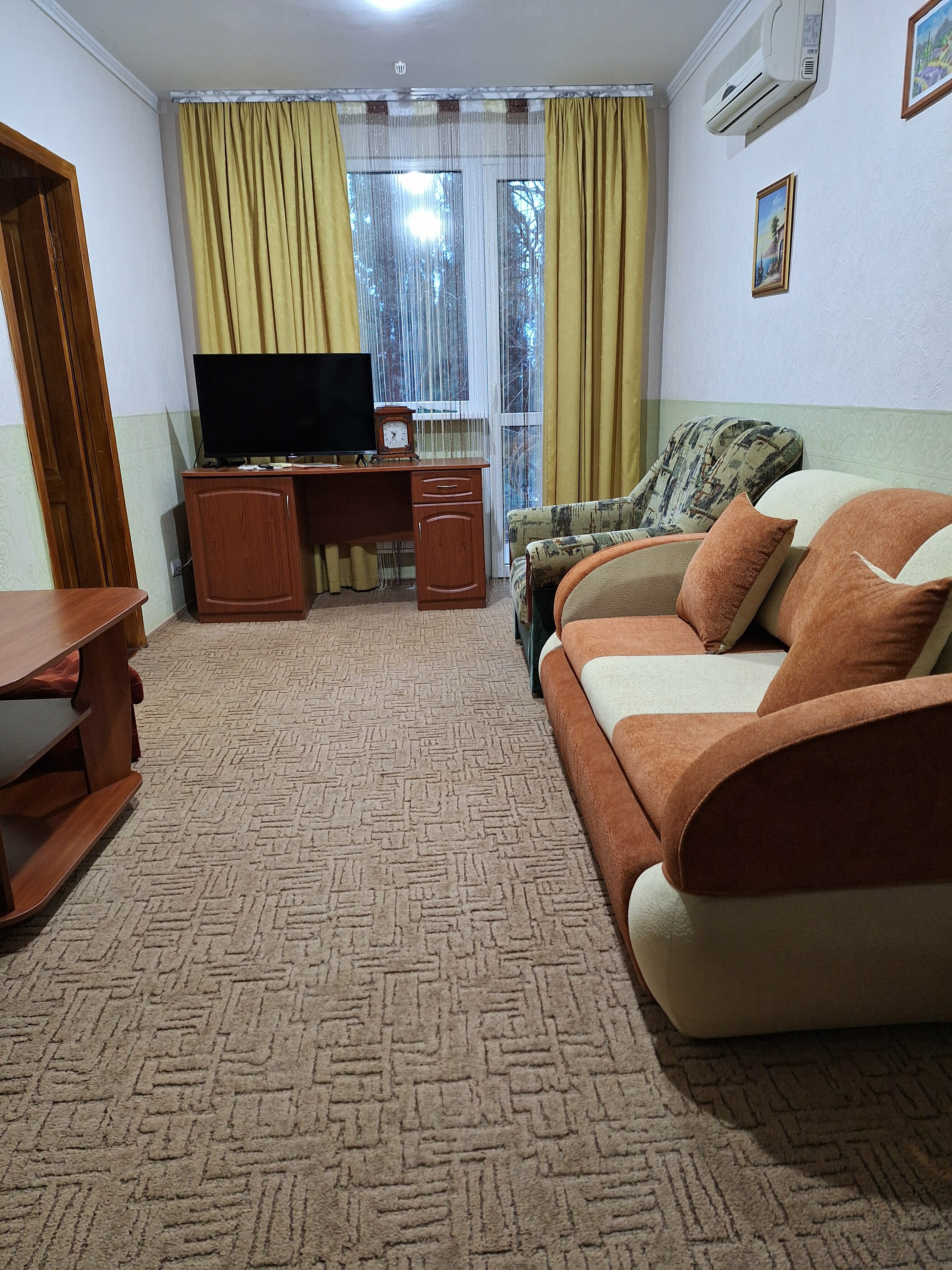 Четырехместный номер с балконом