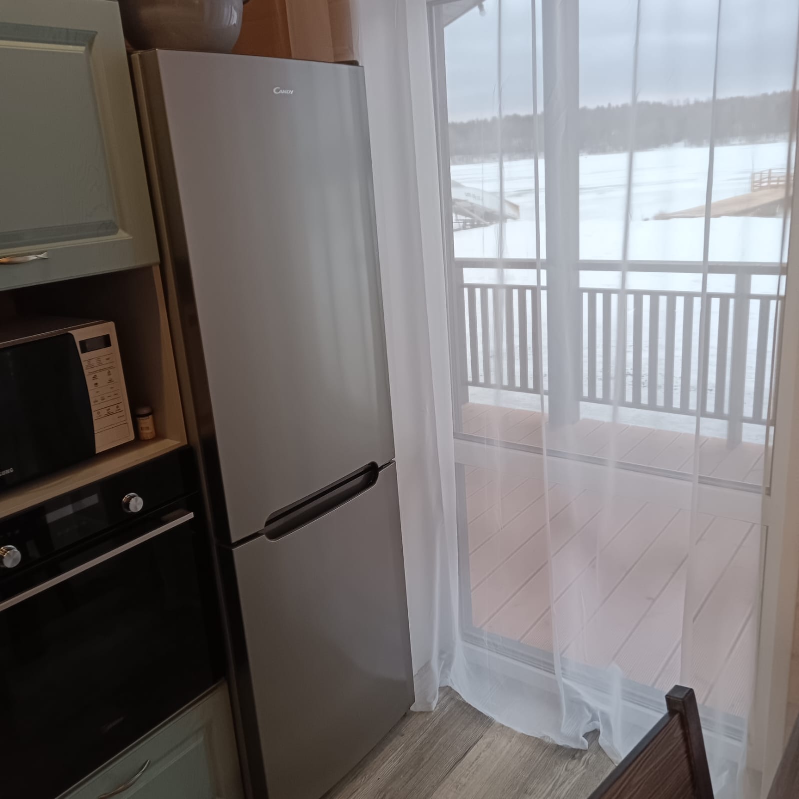 Дом с видом на озеро