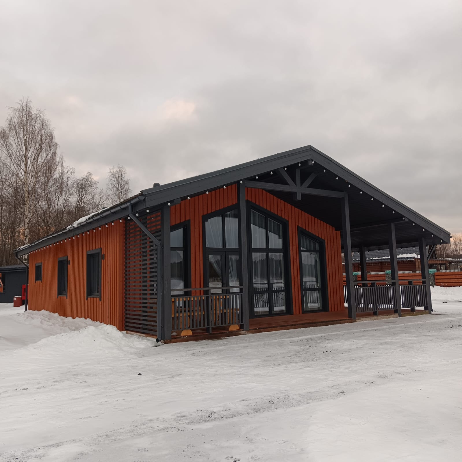 Дом с видом на озеро