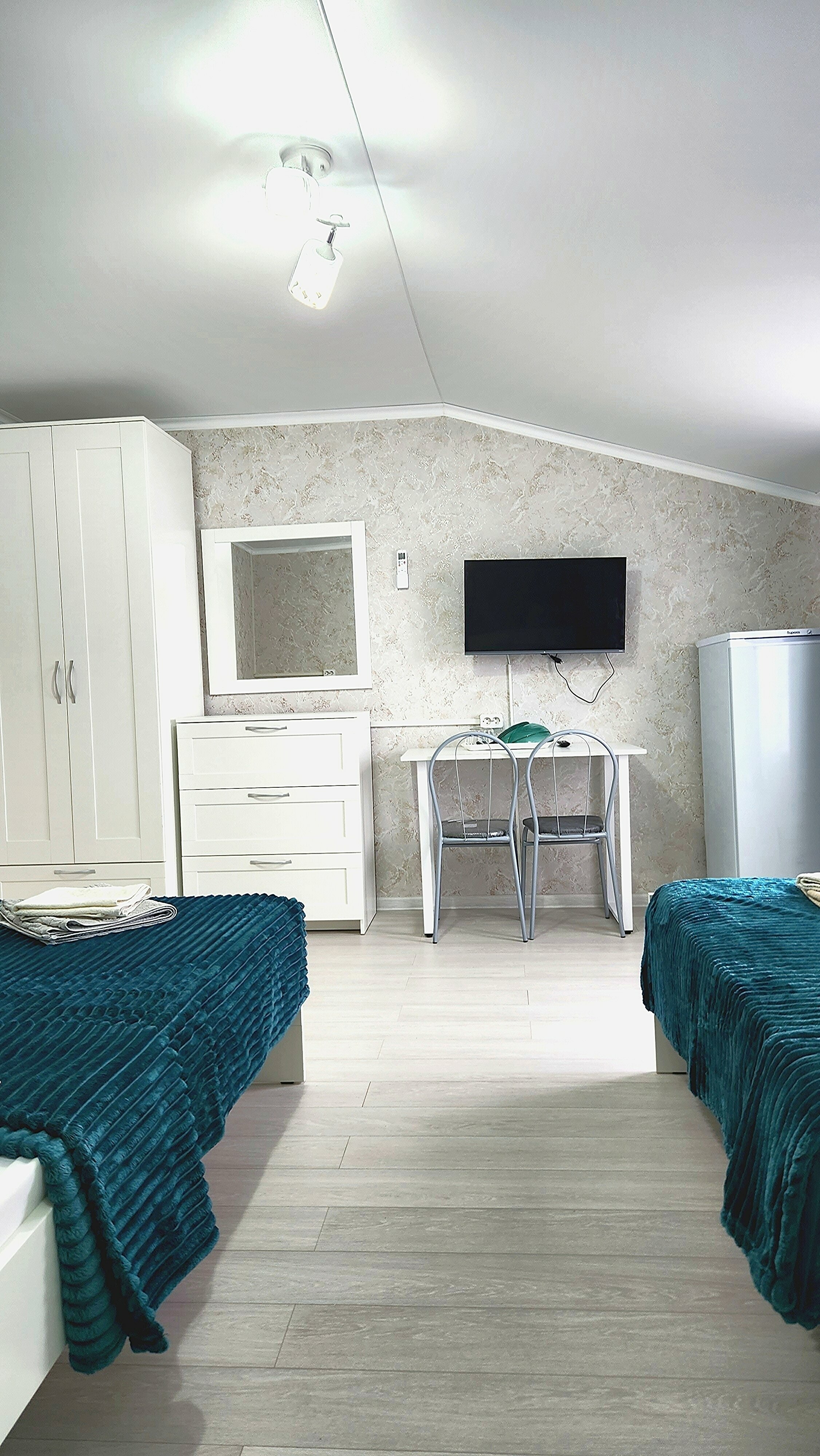 Cемейный номер с собственной ванной комнатой