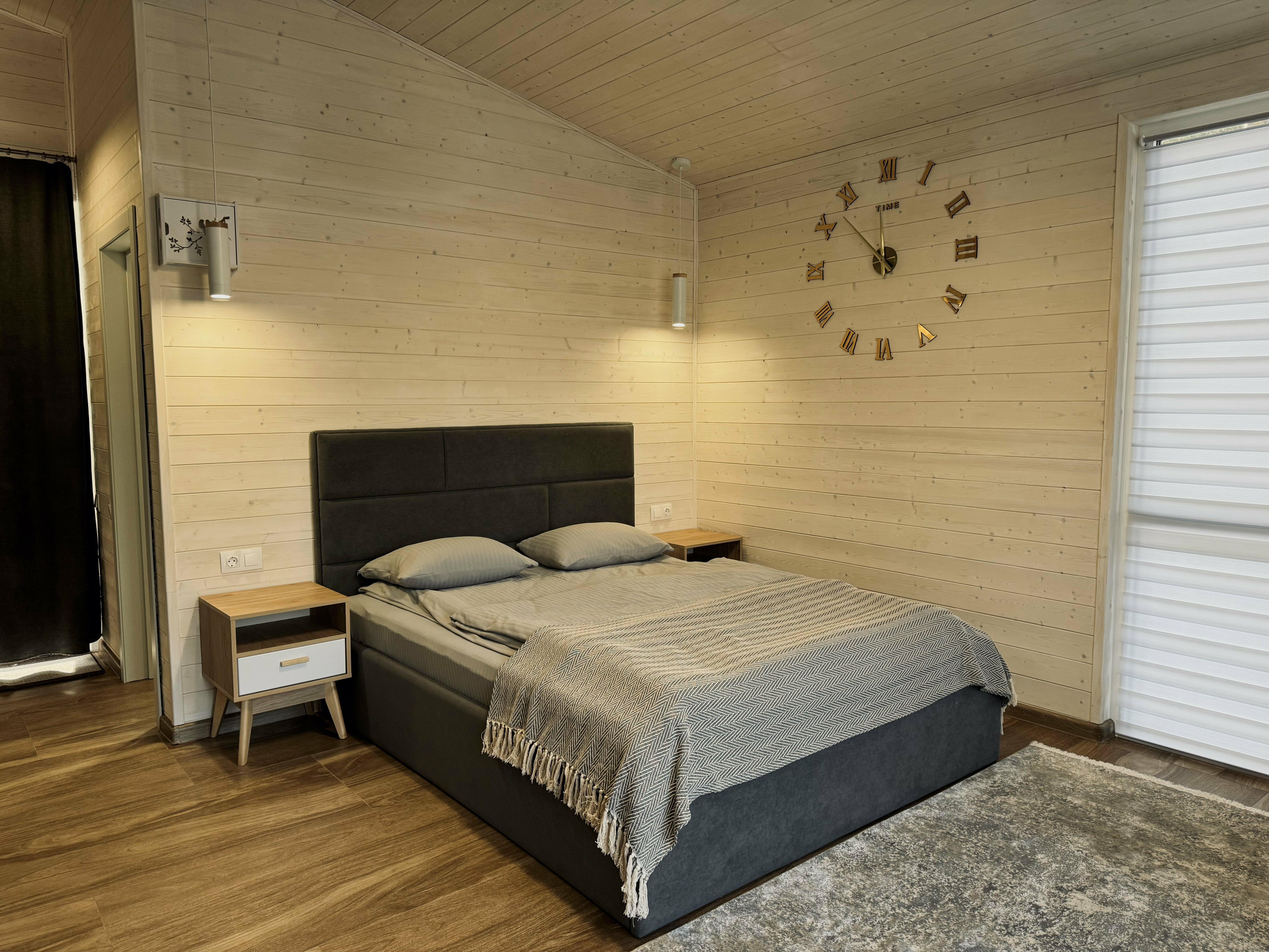 Трехместный номер с видом на горы