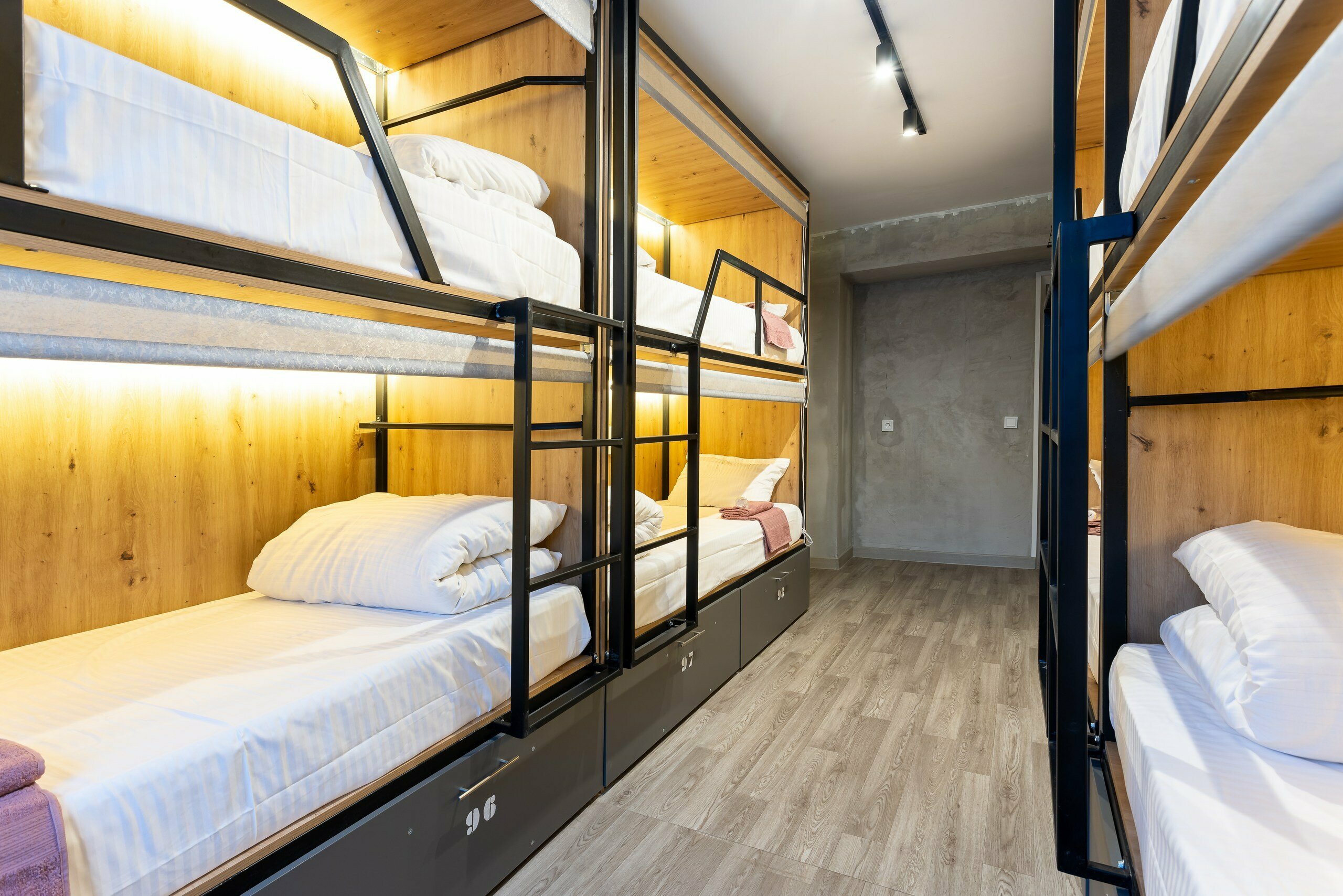 22. Кровать в общем 8-местном номере для мужчин