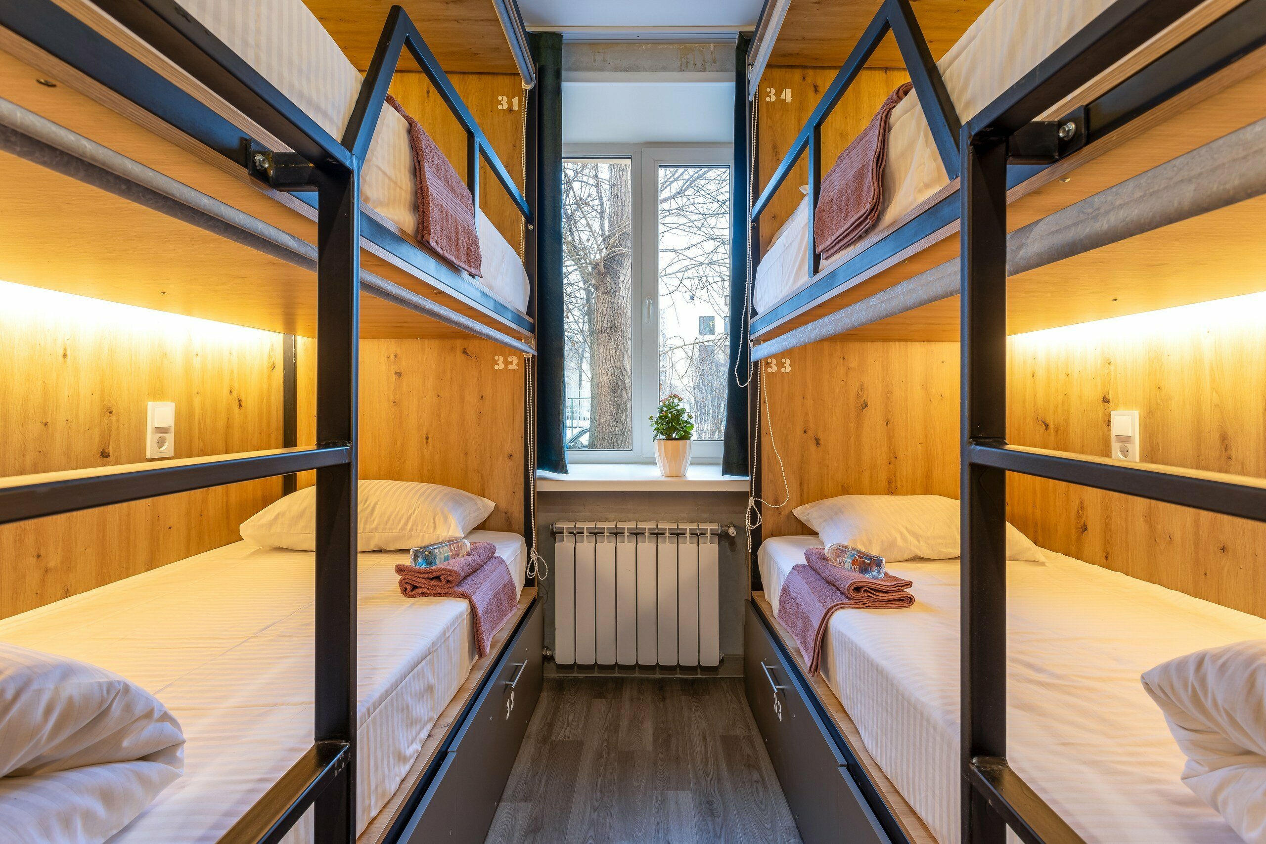 5. Кровать в общем 6-местном номере для мужчин