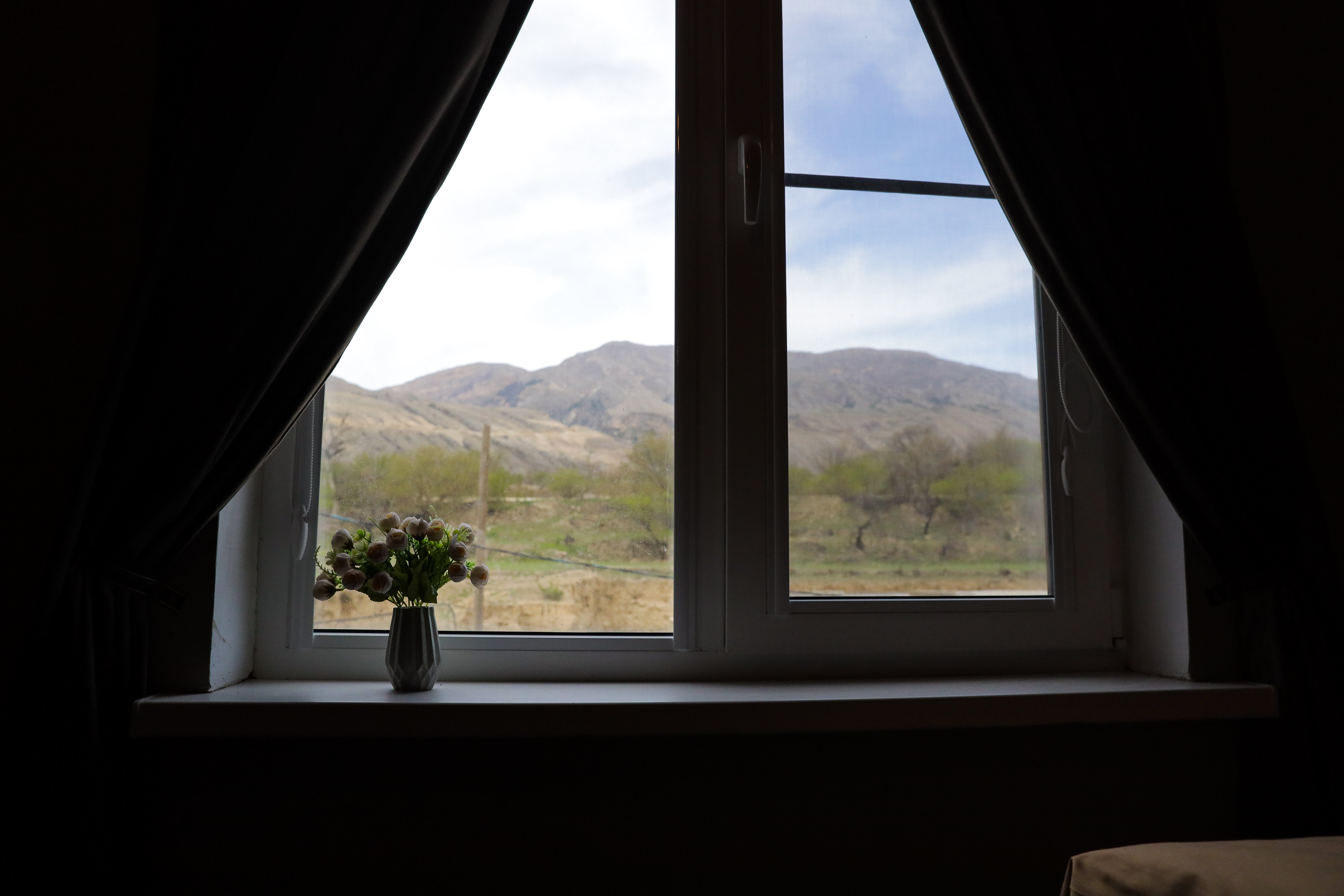 Семейный номер с видом на горы