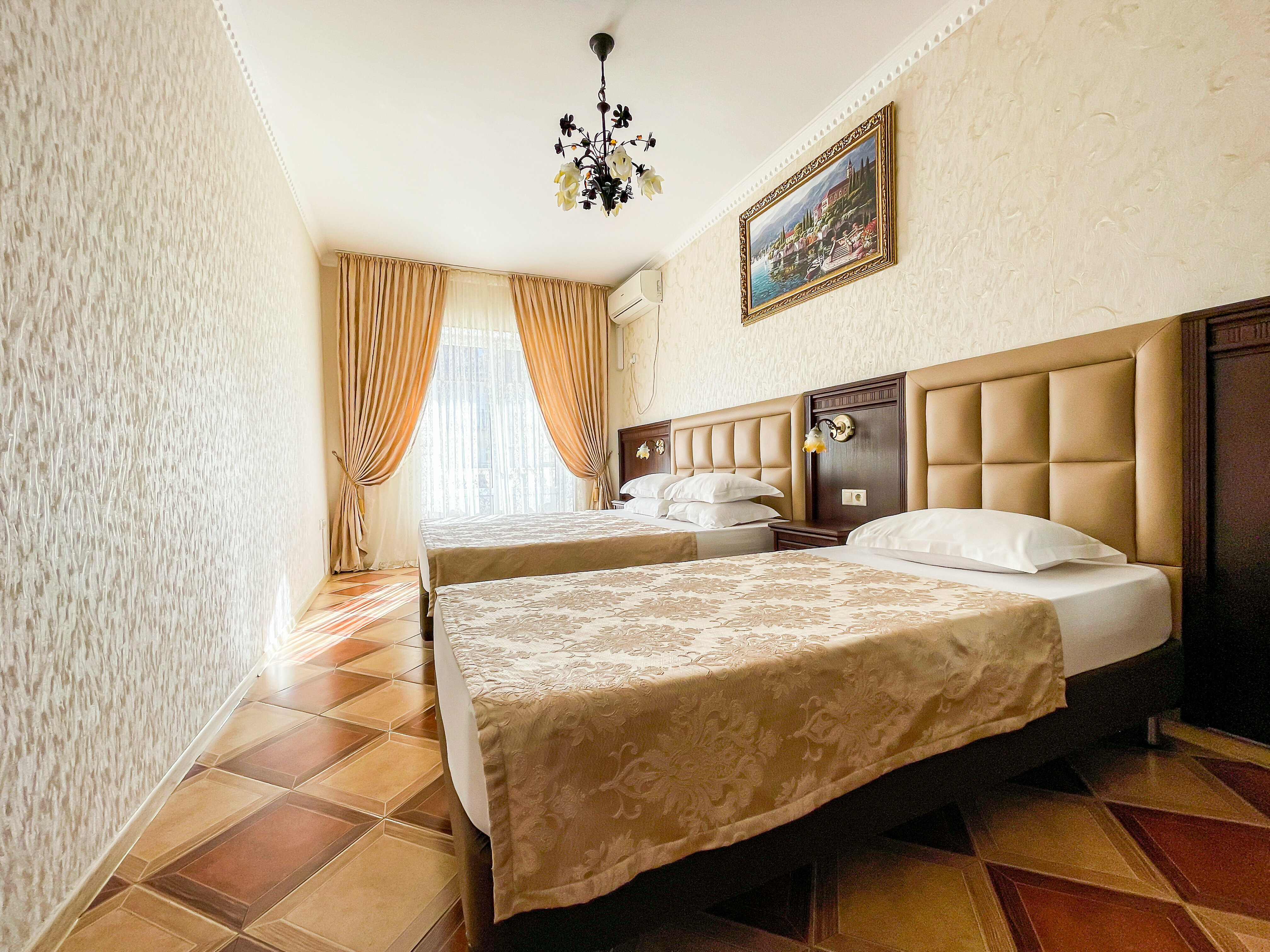 Люкс с видом на бассейн