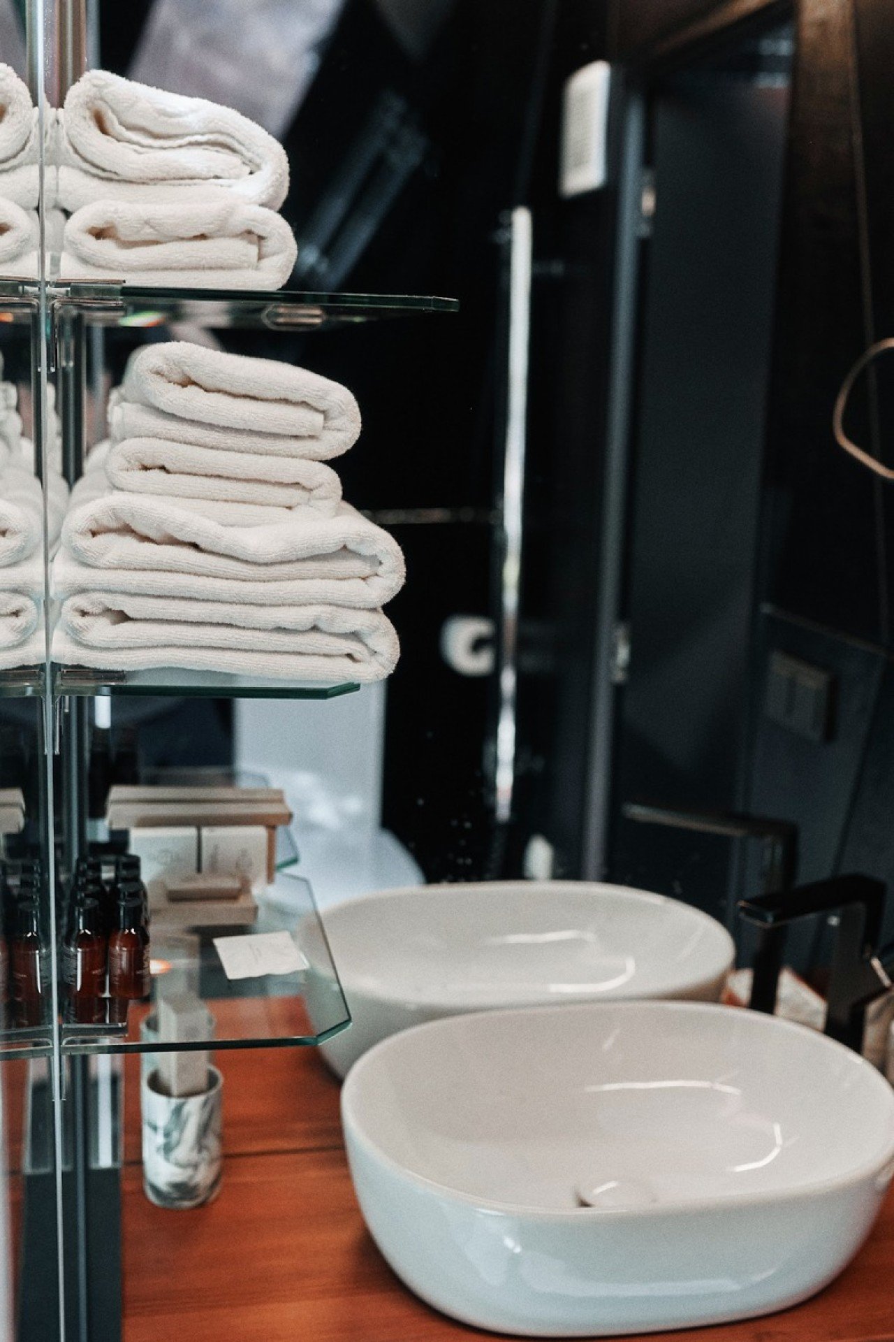 Нео типи с видом на горы