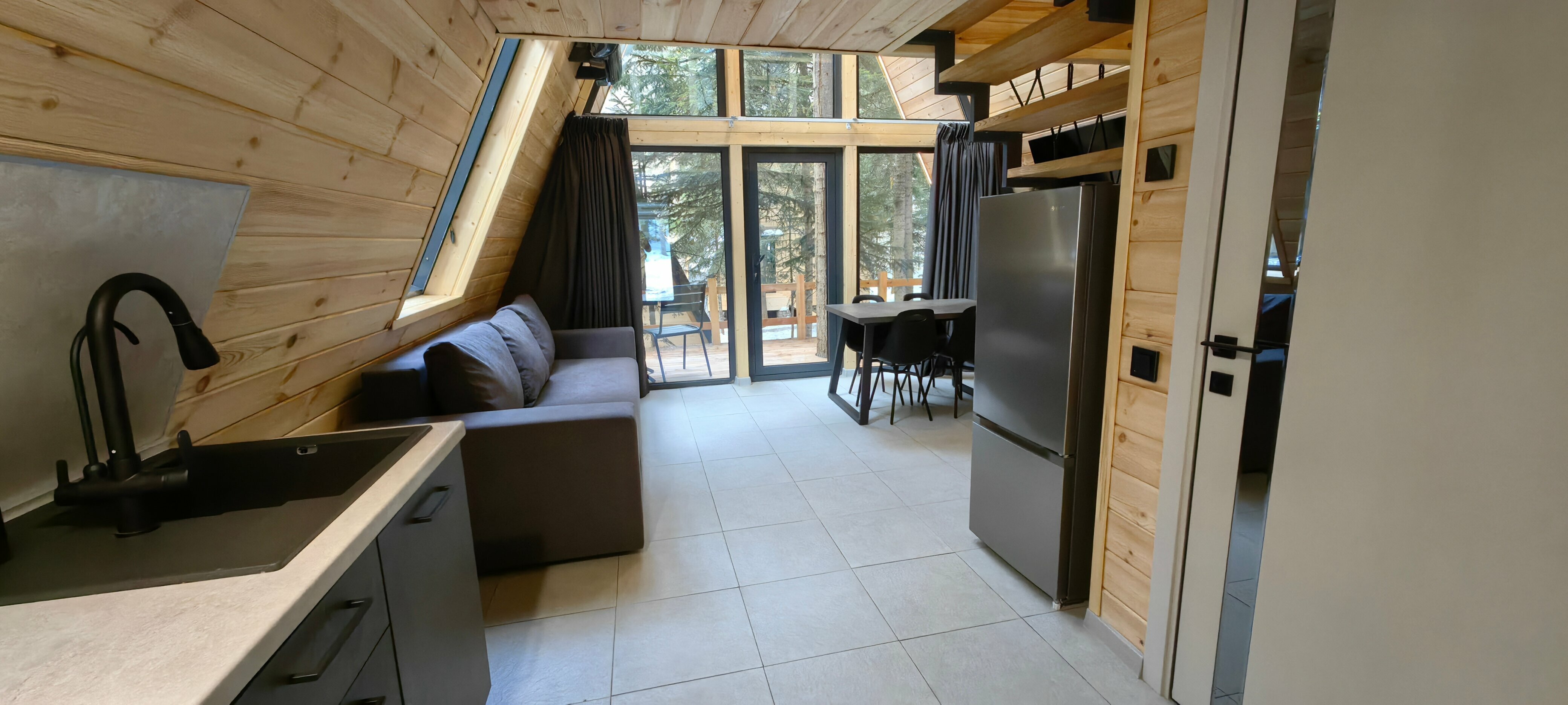 Дом в лесу на второй линии от реки Соло 8  (без посещения бани и бассейна)