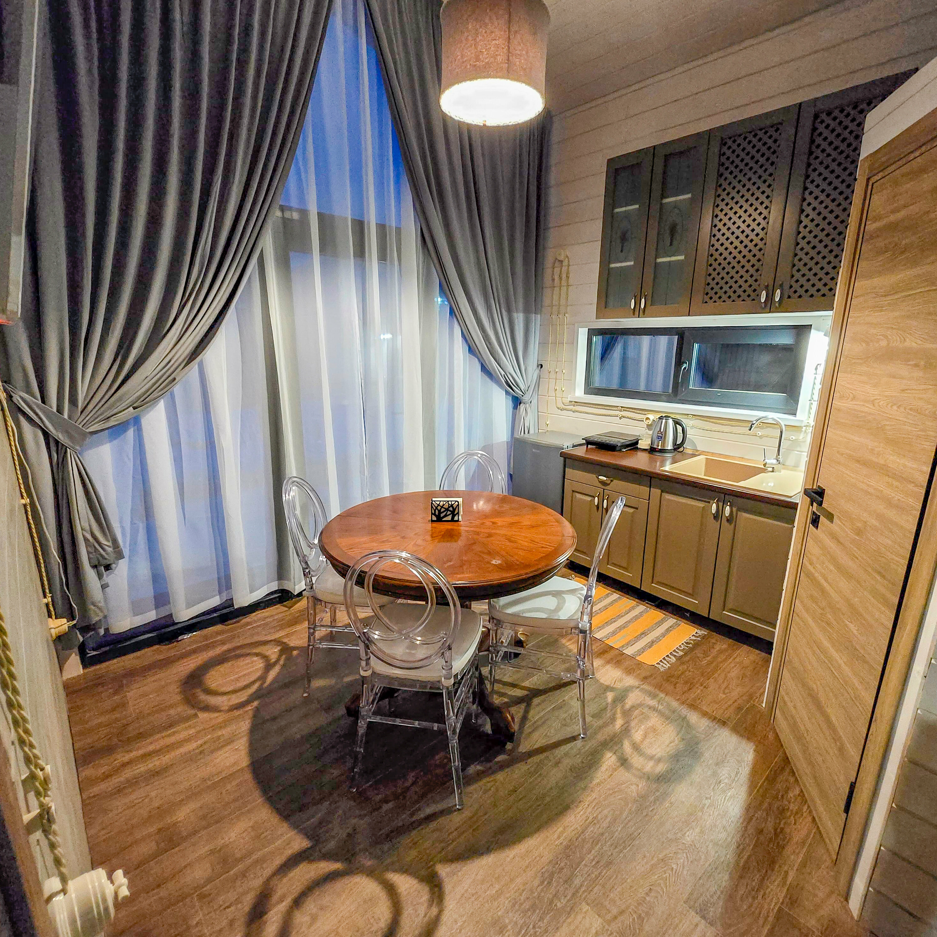 Четырехместный дом с гостинной