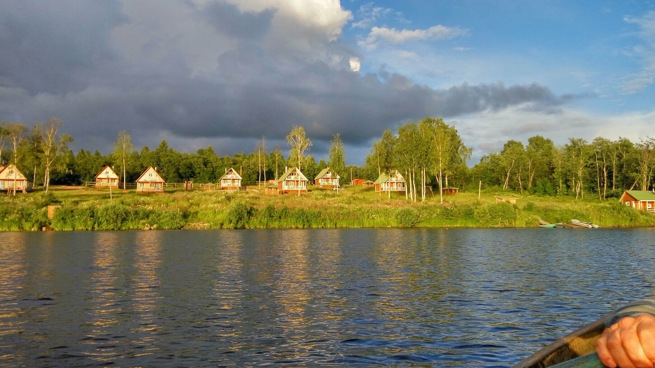 Коттедж с одной спальней, видом на озеро и балконом