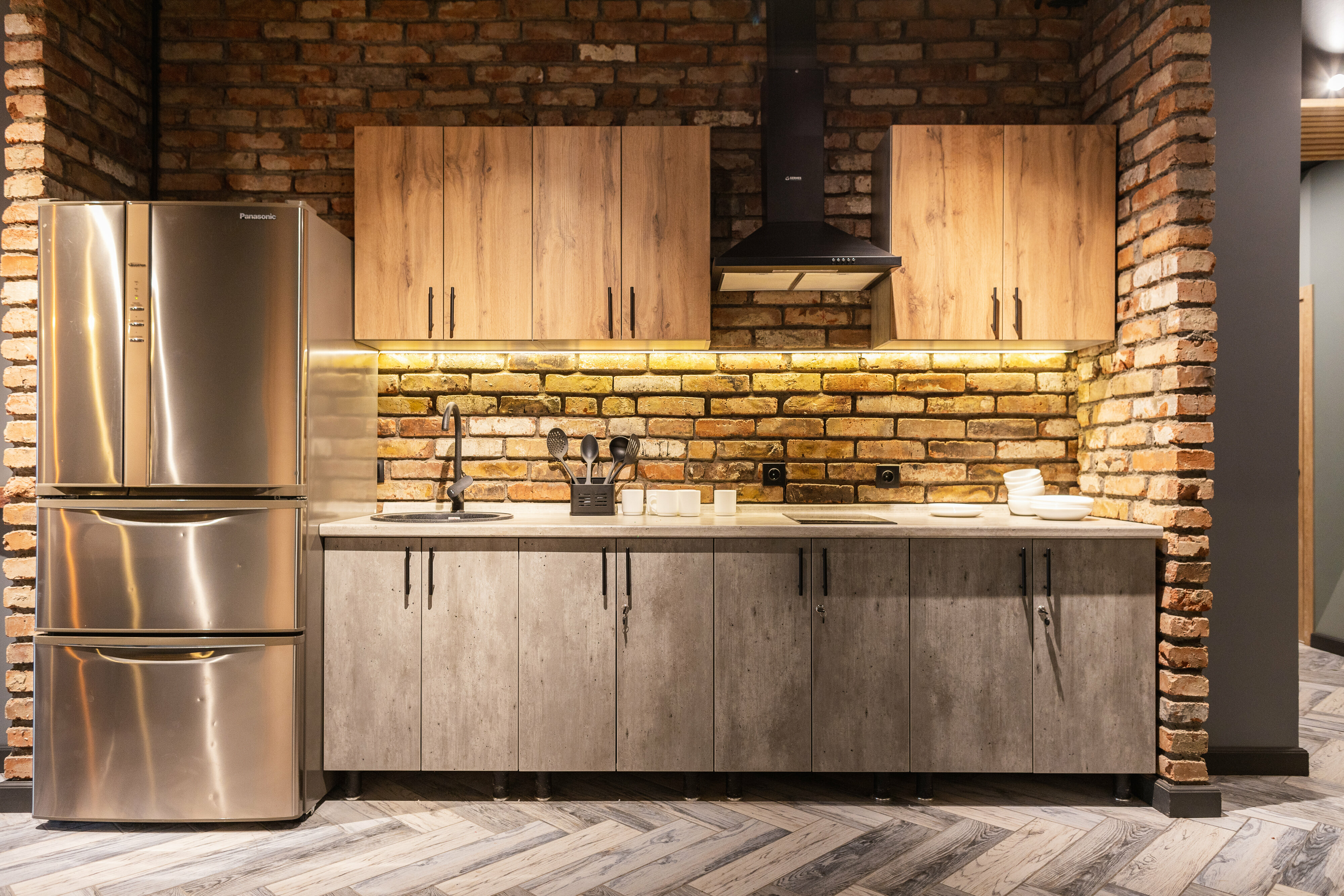 Многоместный общий номер для мужчин (10 мест) верхнее место