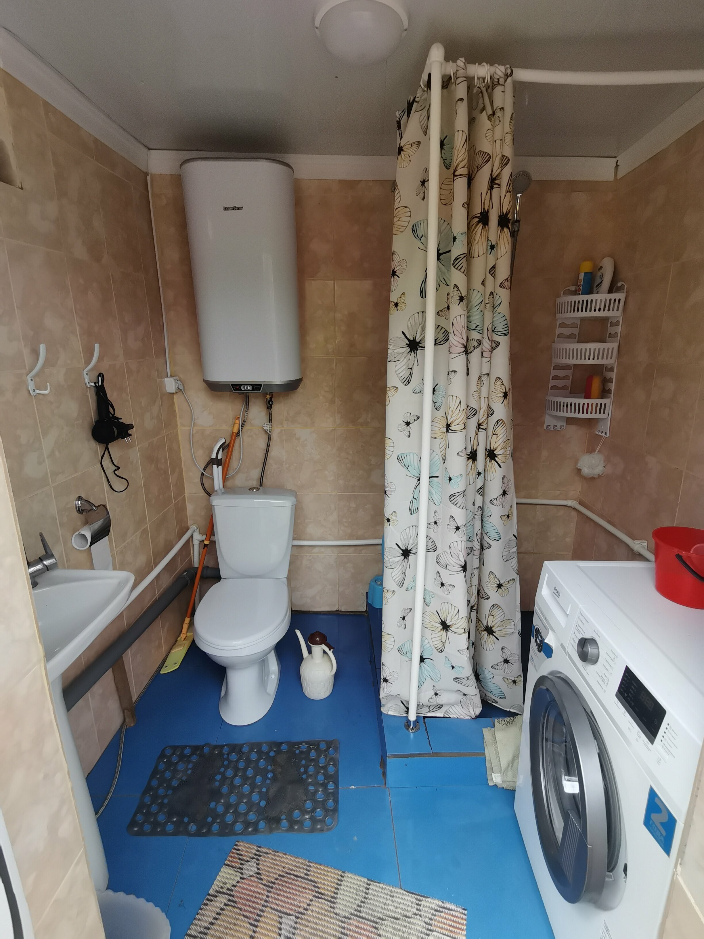 Дом-комната с летней кухней и сан узлом