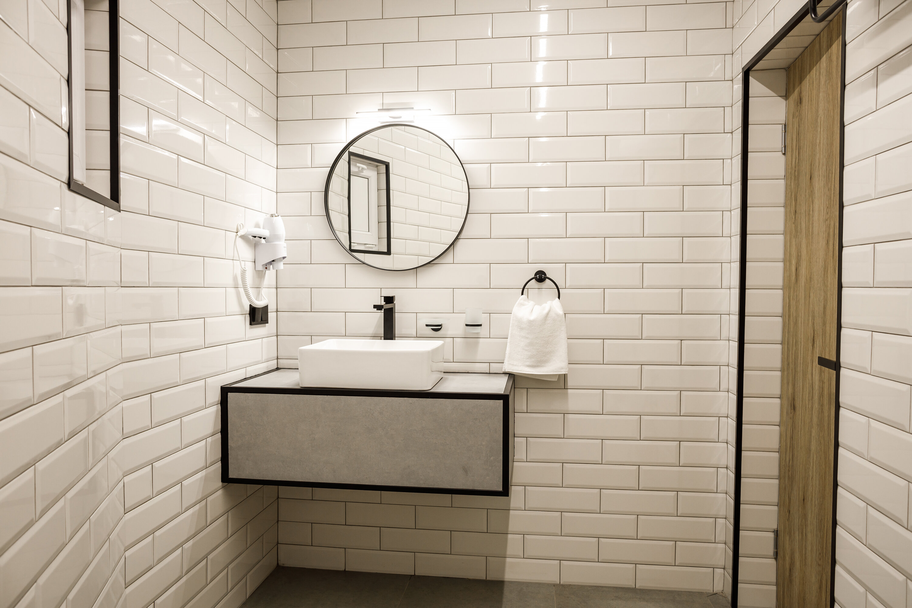 Четырёхместный (Улучшенный стандарт с диваном, корпус 1)