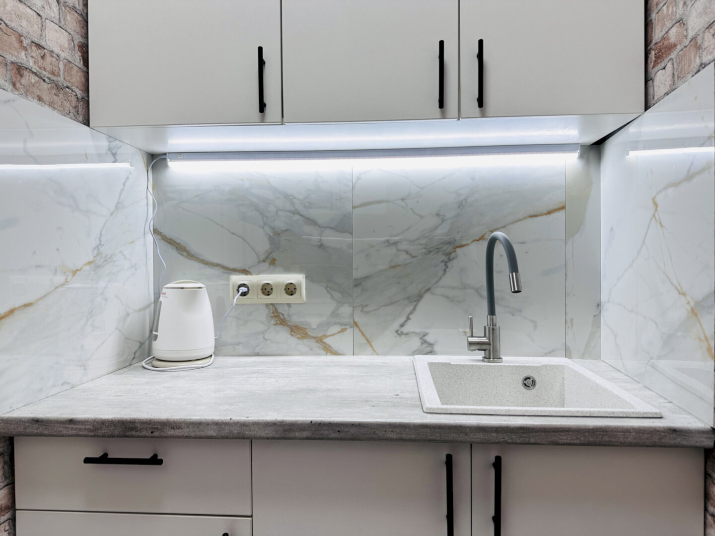 Дизайнерский 2-комнатный апартамент! 5 минут до пляжа и набережной! 1 этаж!