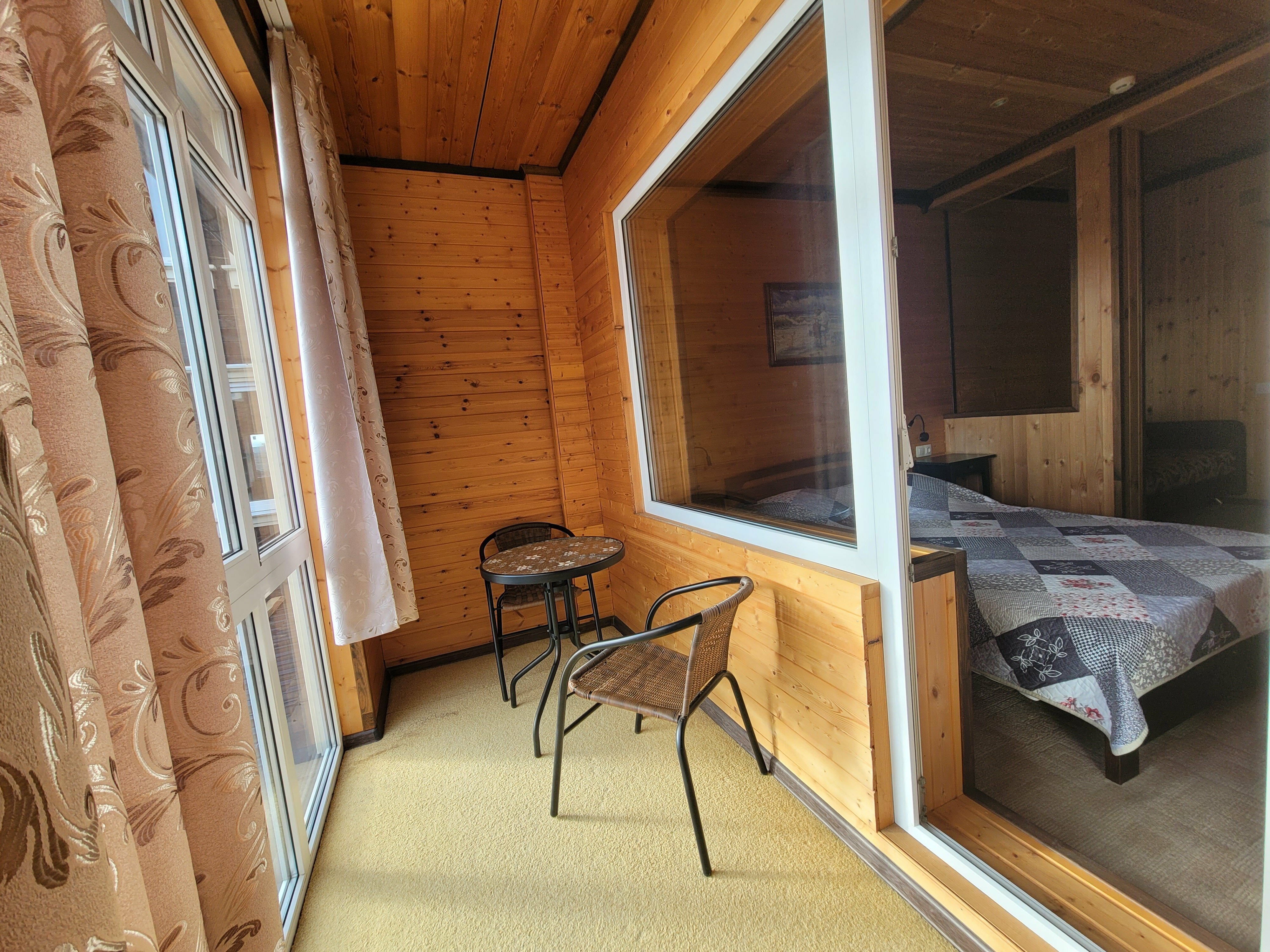 Семейный номер с балконом