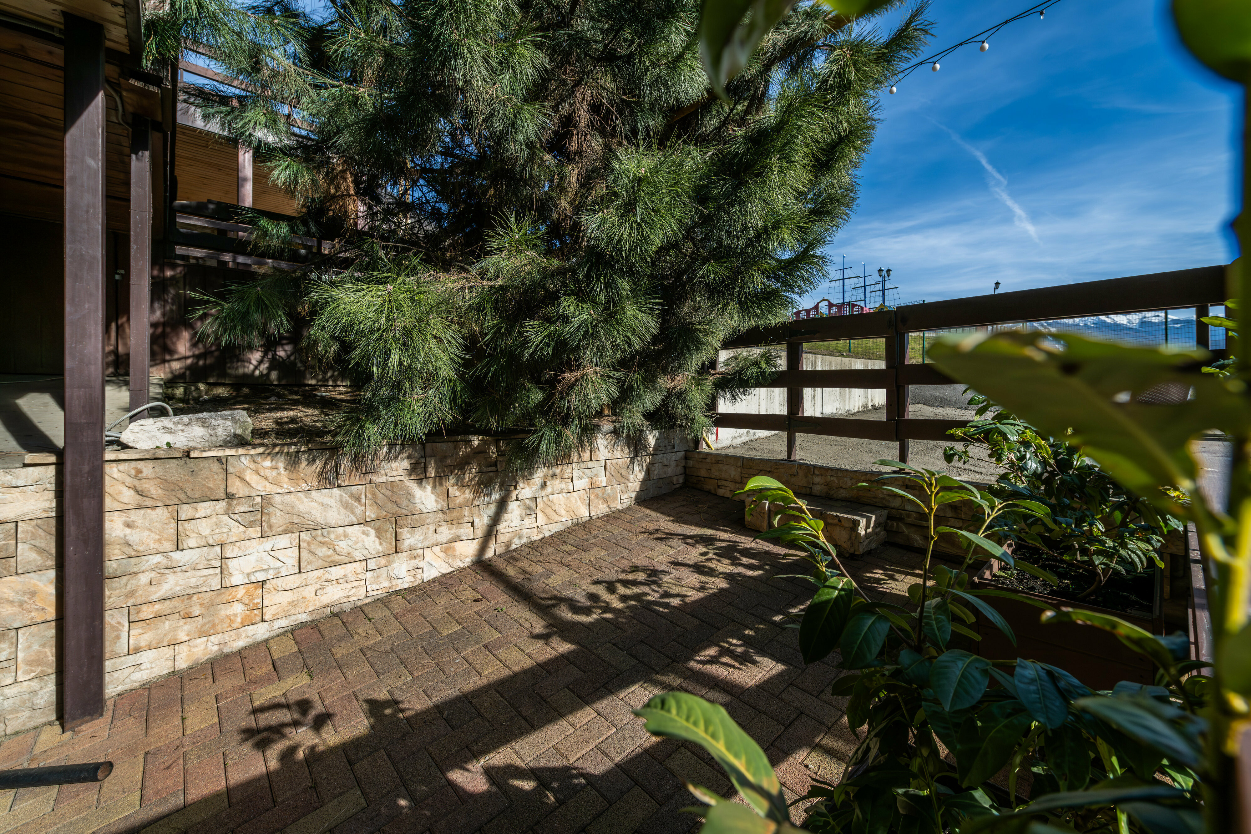 Делюкс Семейный  с выходом на террасу № 1