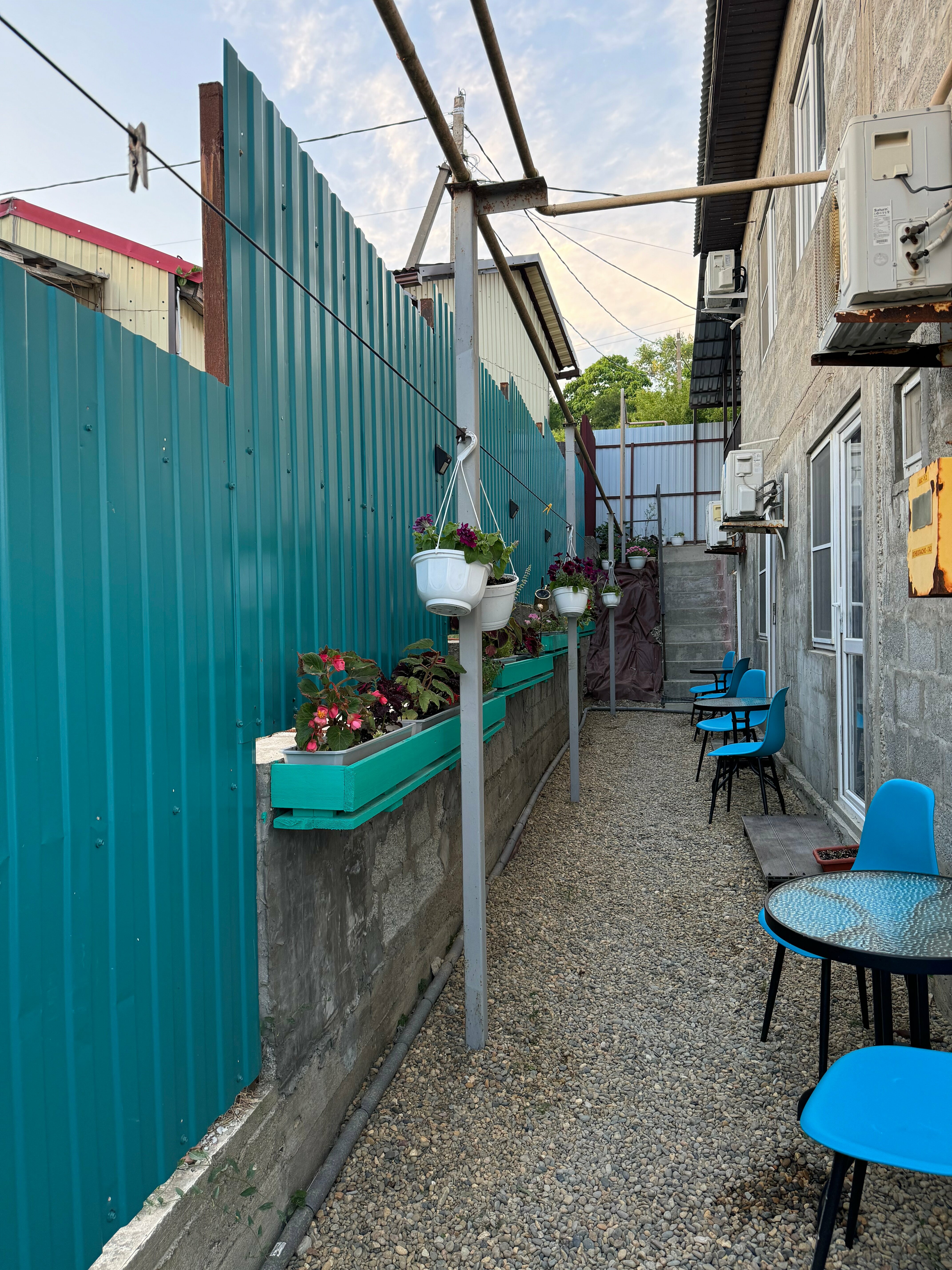 Улучшенный 3х местный номер с  удобствами .